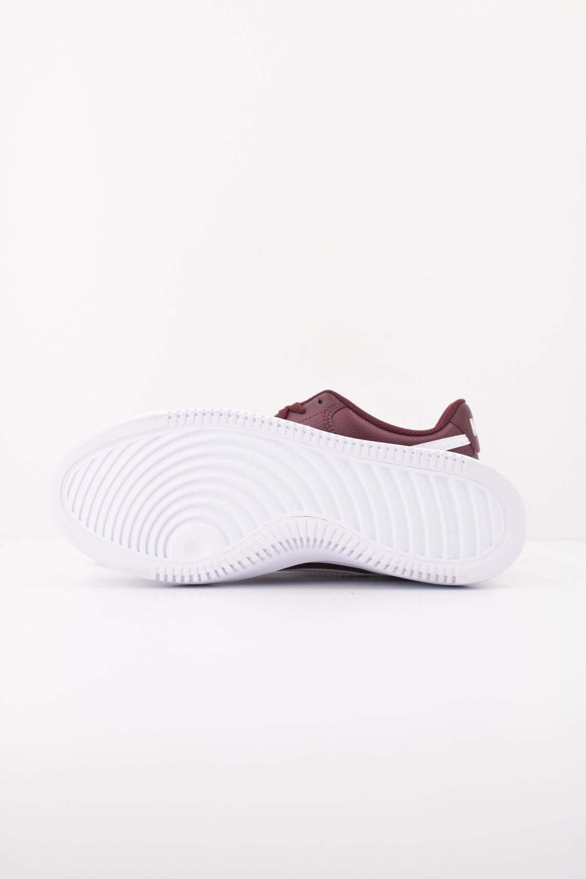 NIKE COURT VISION ALTA en color ROJO (5)