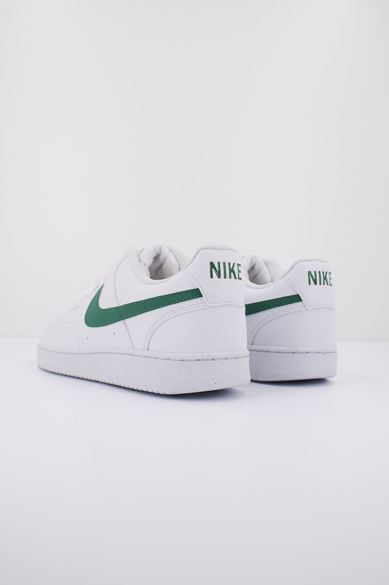 NIKE VISION LOW NEXT NATURE en color BLANCO (3)