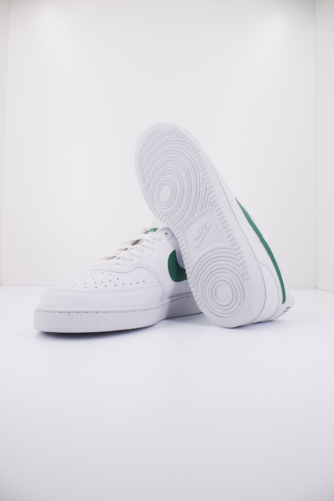NIKE VISION LOW NEXT NATURE en color BLANCO (4)