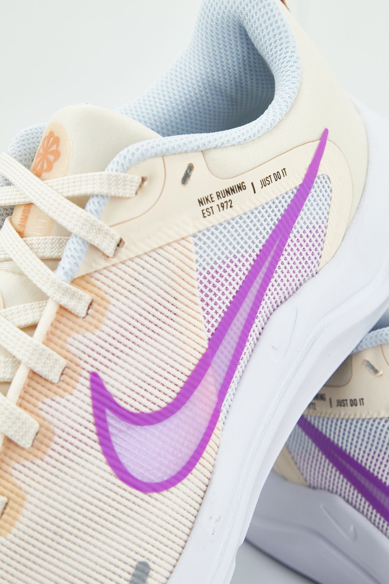 NIKE DOWNSHIFTER 12 WOMEN'S en color NARANJA (3)