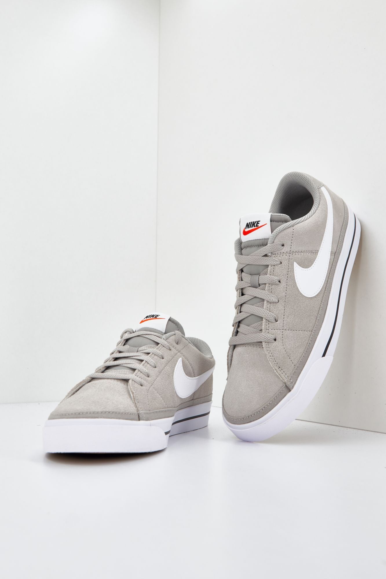 NIKE COURT LEGACY SUEDE en color GRIS (3)