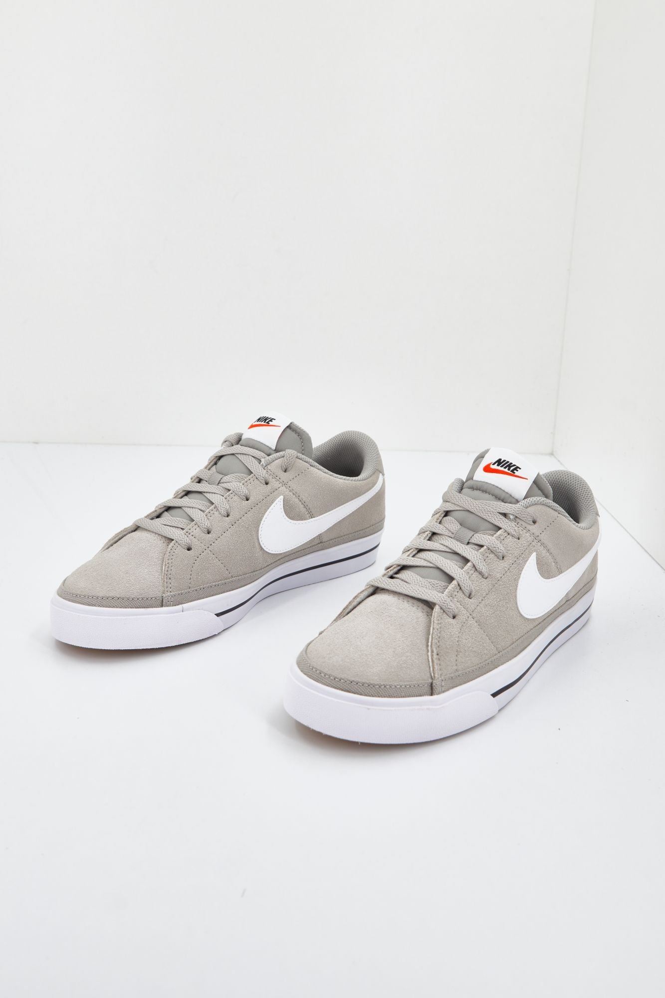 NIKE COURT LEGACY SUEDE en color GRIS (4)