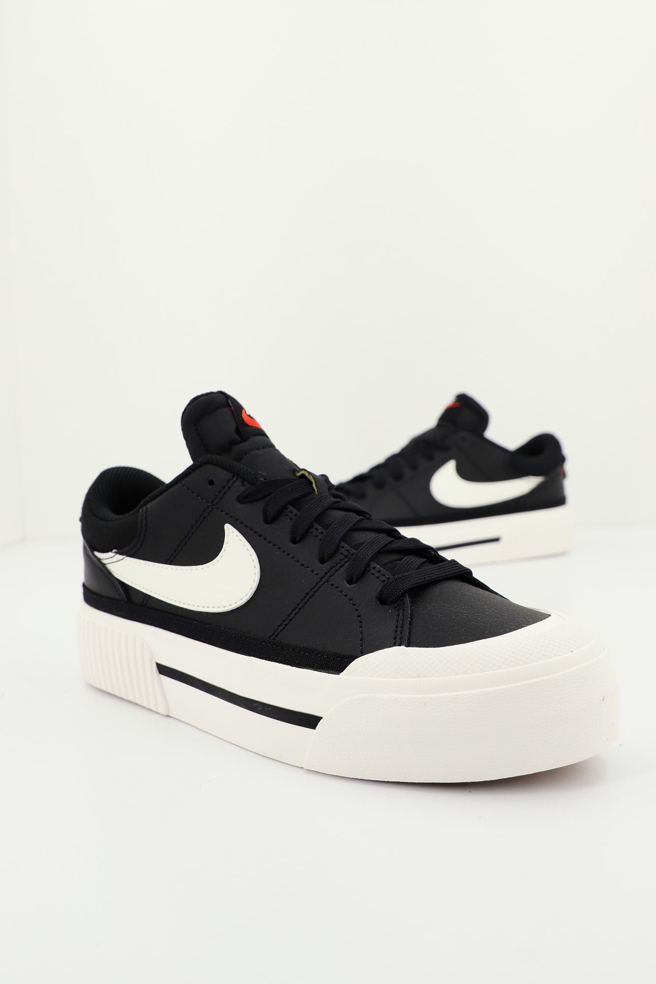NIKE WMNS NIKE COURT LEGACY LIFT en color NEGRO (1)