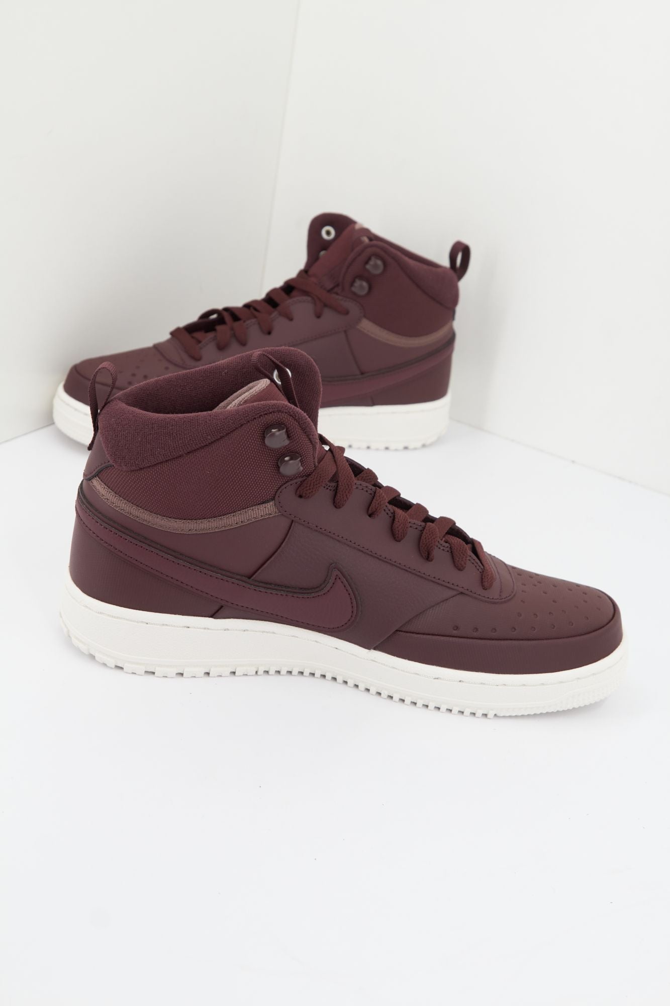 NIKE NIKE COURT VISION MID WINTER en color BURDEOS (2)