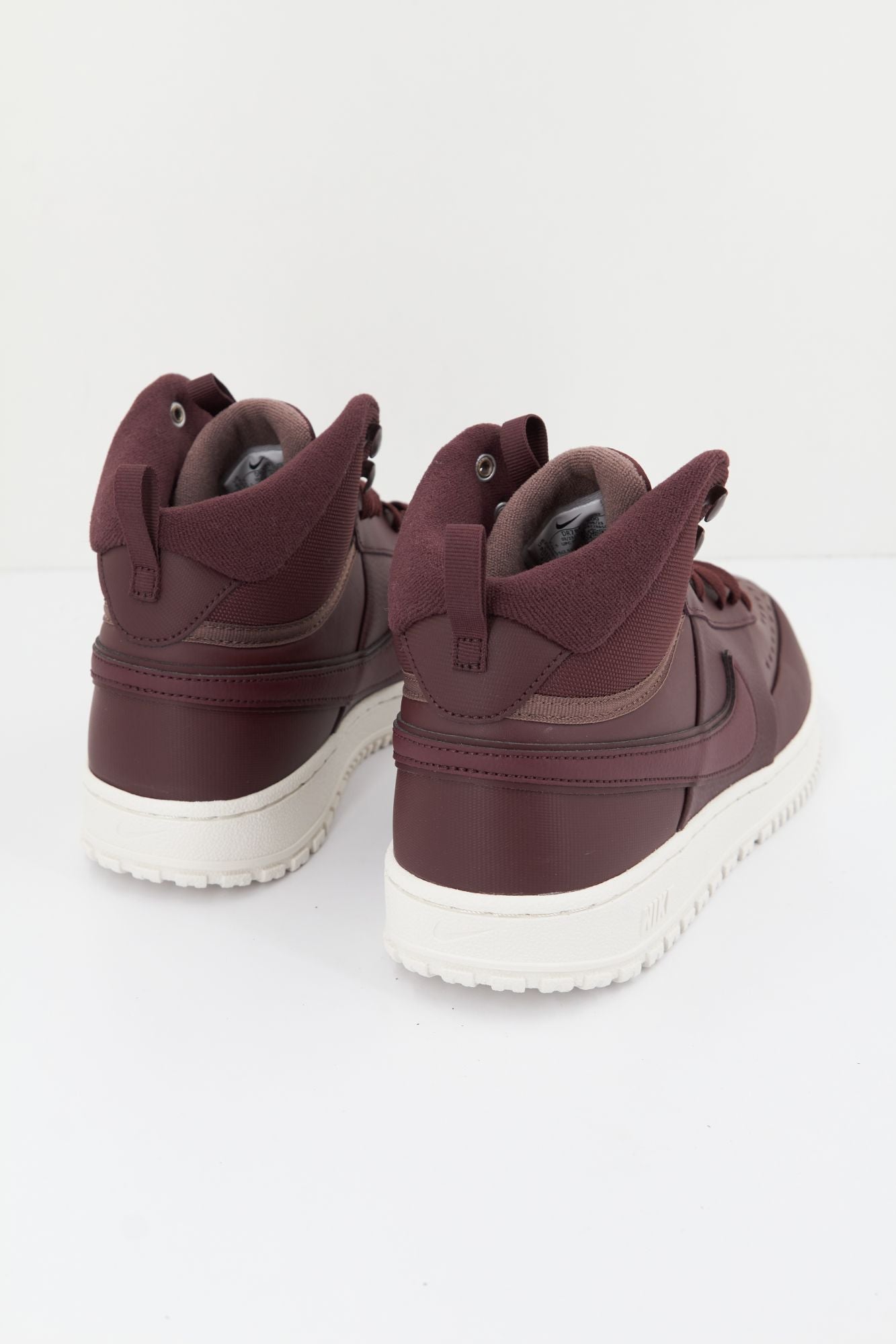 NIKE NIKE COURT VISION MID WINTER en color BURDEOS (4)