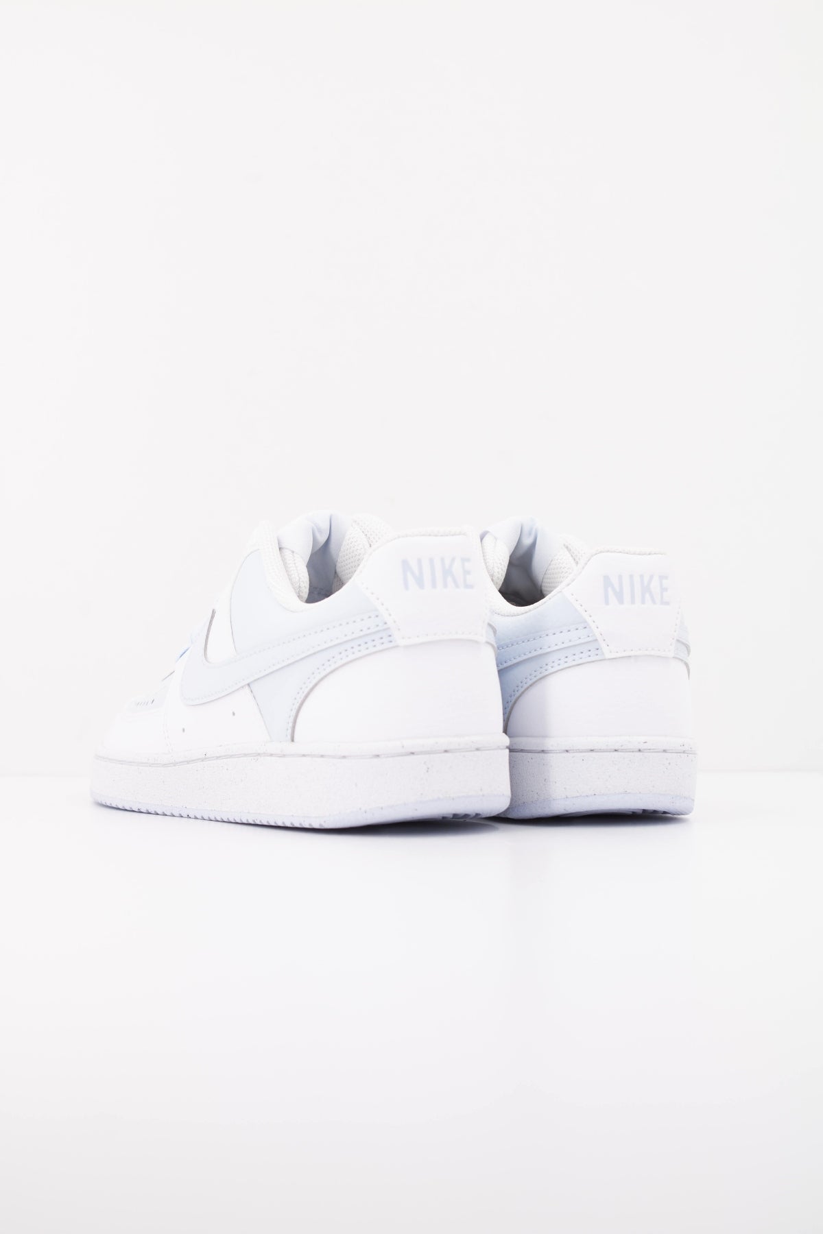 NIKE W NIKE COURT VISION LO NN en color BLANCO (4)