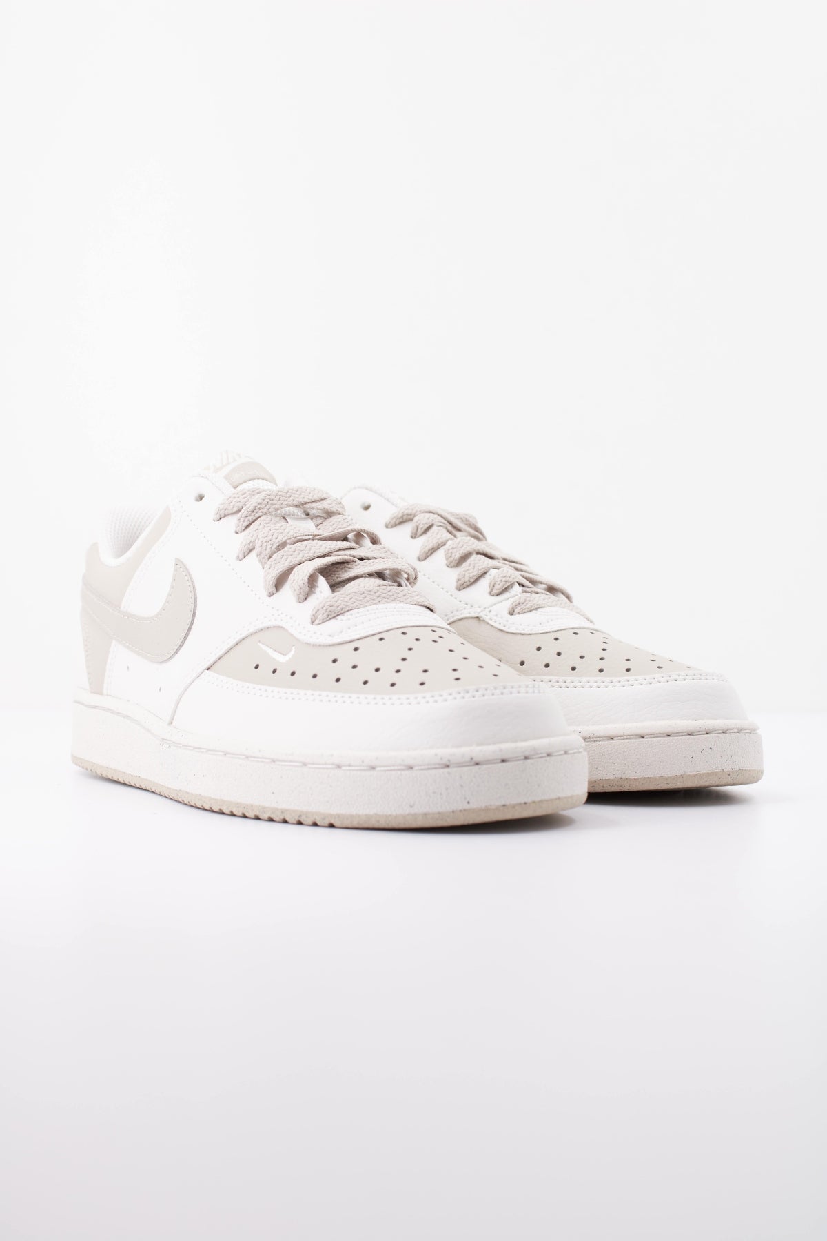 NIKE W NIKE COURT VISION LO NN en color BLANCO (2)