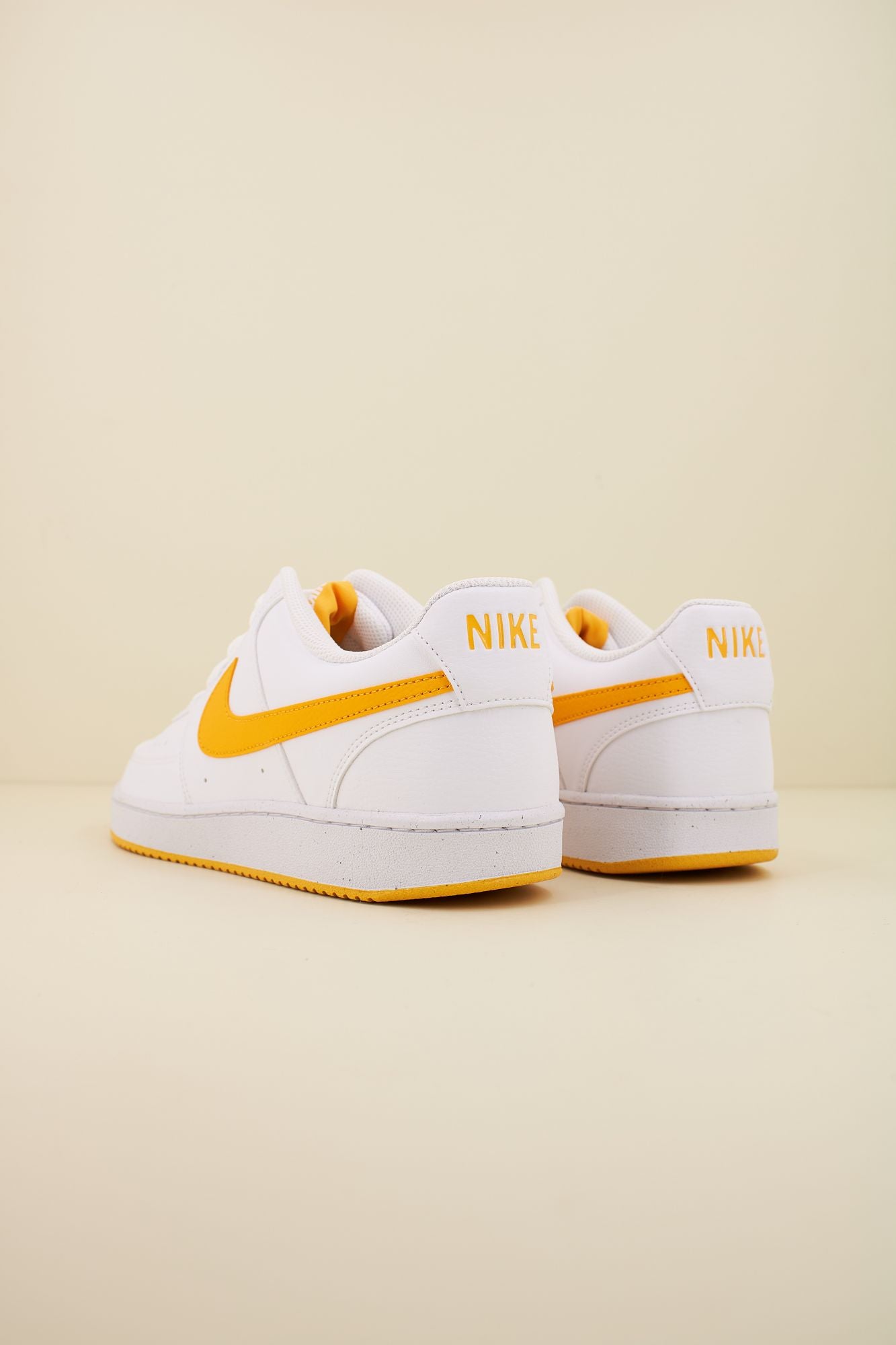 NIKE COURT VISION LOW NEXT NATURE en color BEIS (3)