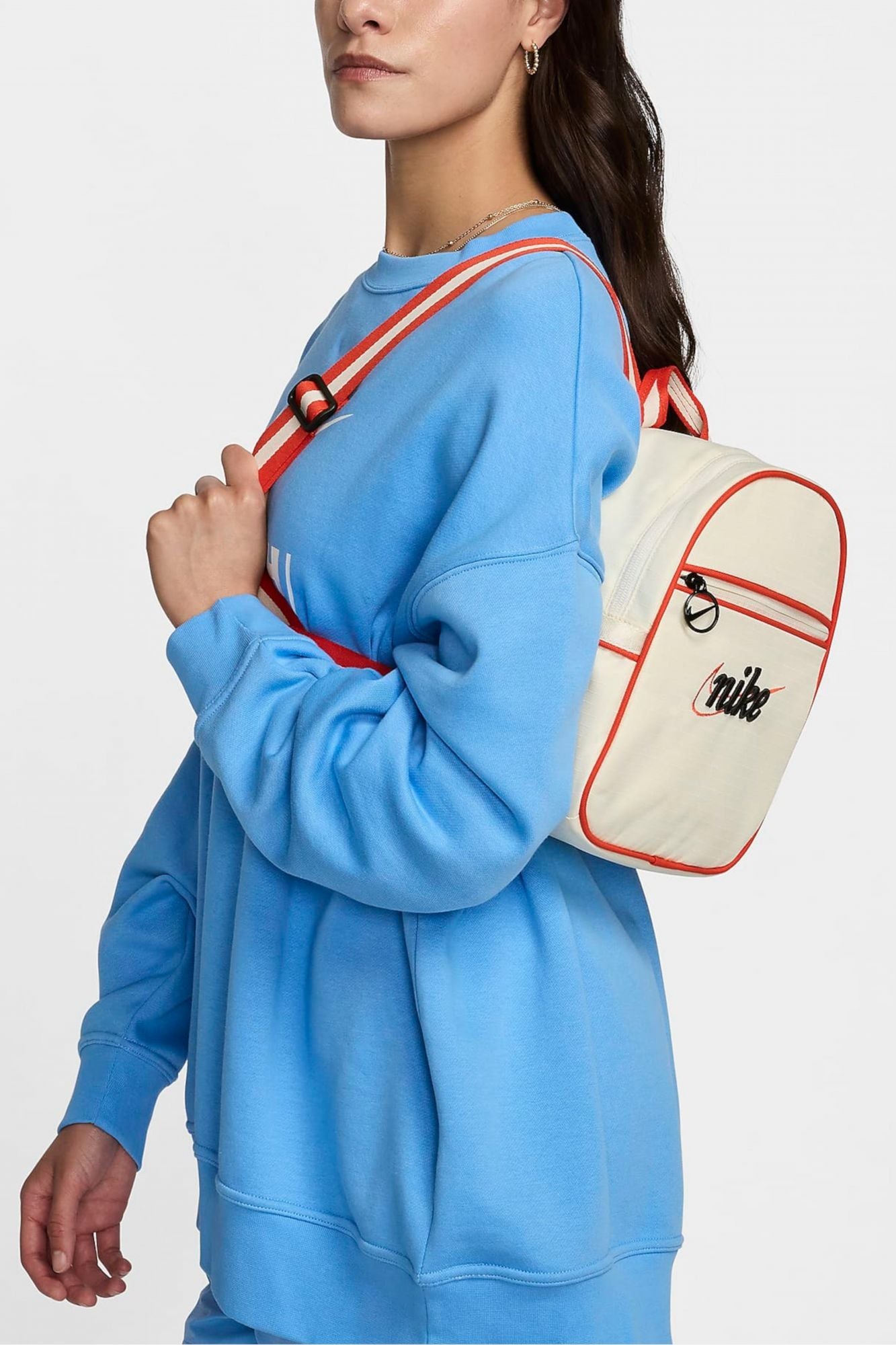 NIKE NIKE SPORTSWEAR FUTURA 365 M en color BEIS (4)