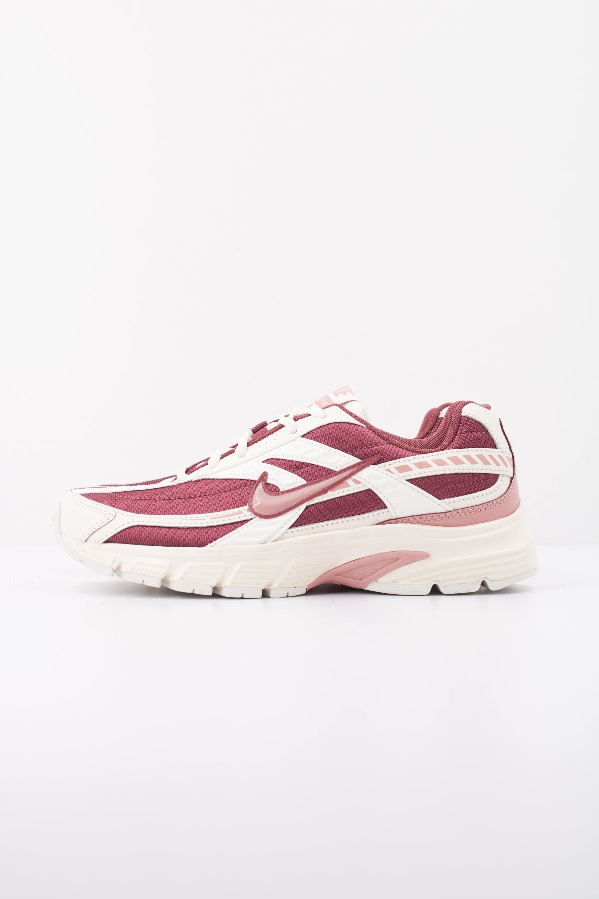 NIKE INITIATOR 394053-110 en color ROJO (1)