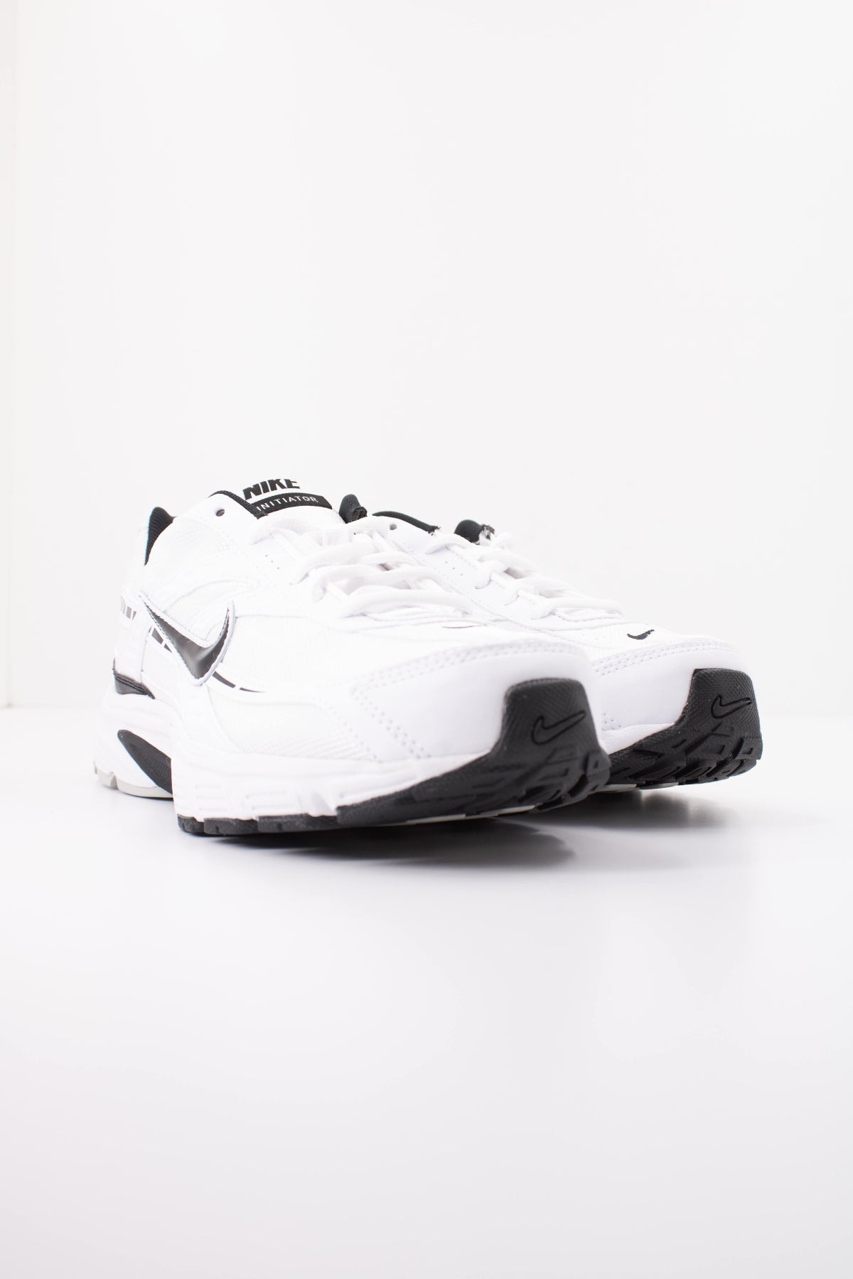 NIKE INITIATOR 394055 en color BLANCO (2)