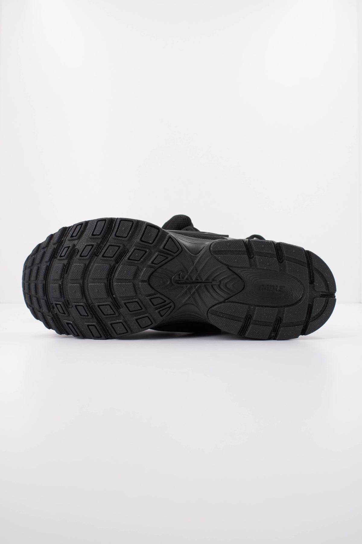 NIKE V5 RNR HJ5228 en color NEGRO (5)