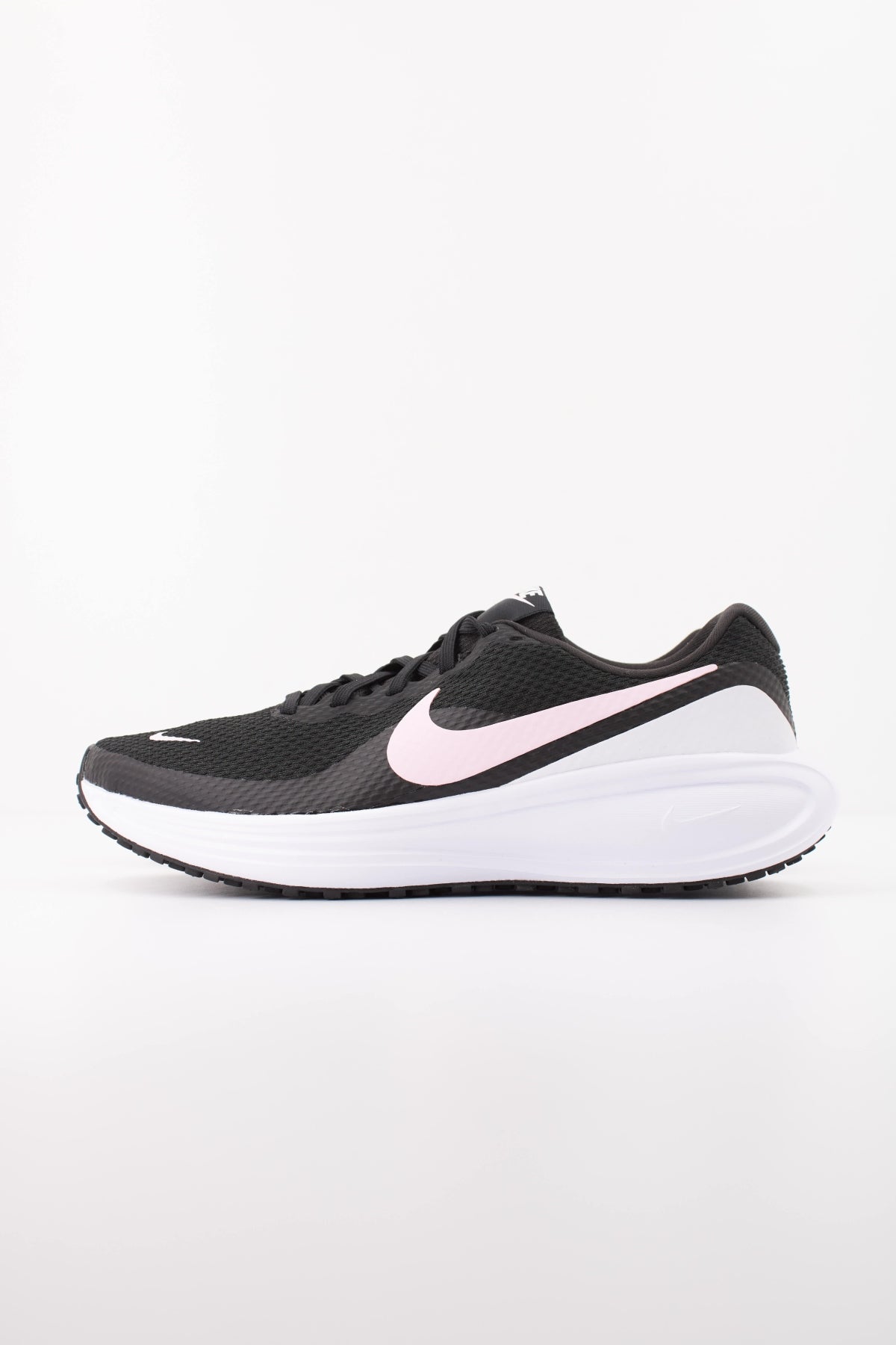 NIKE W NIKE REVOLUTION 8 en color NEGRO (1)