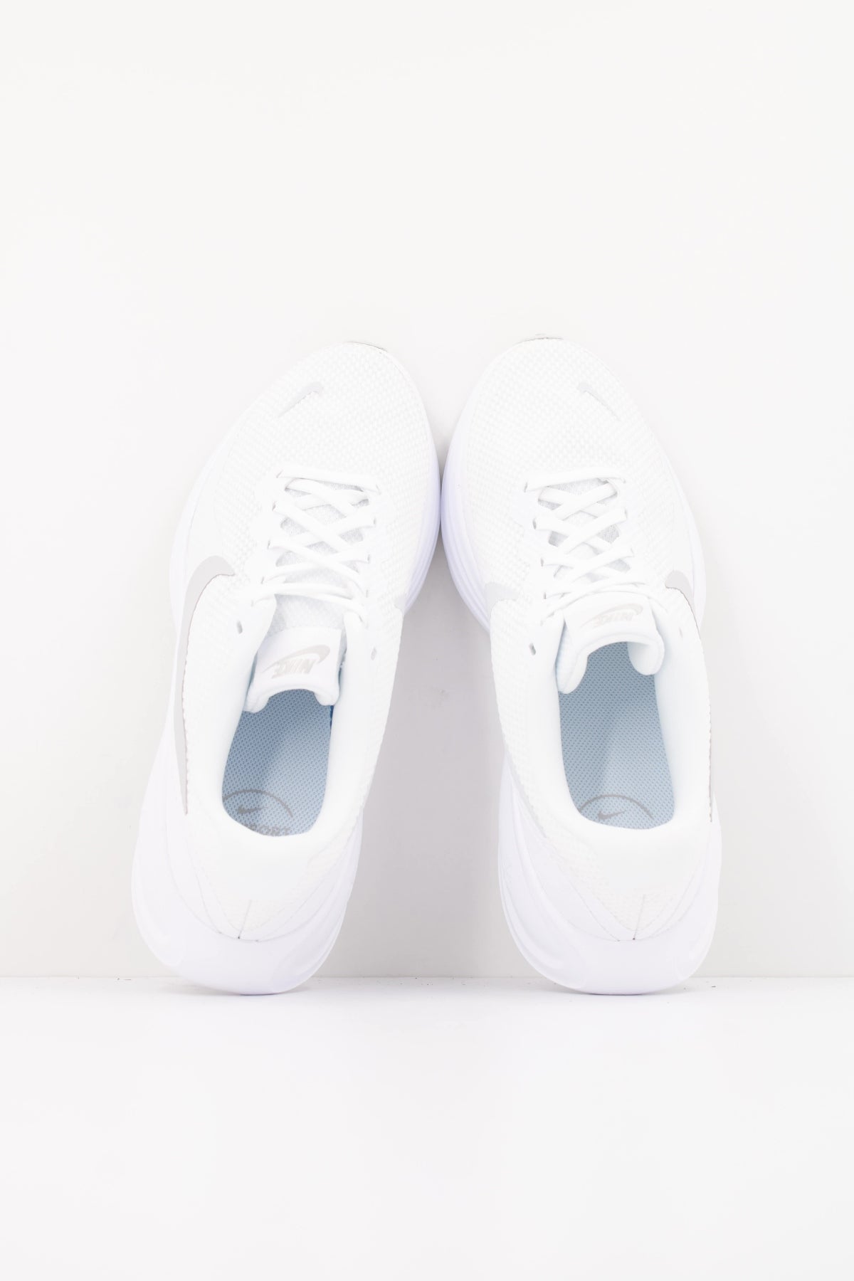 NIKE NIKE REVOLUTION 8 en color BLANCO (3)