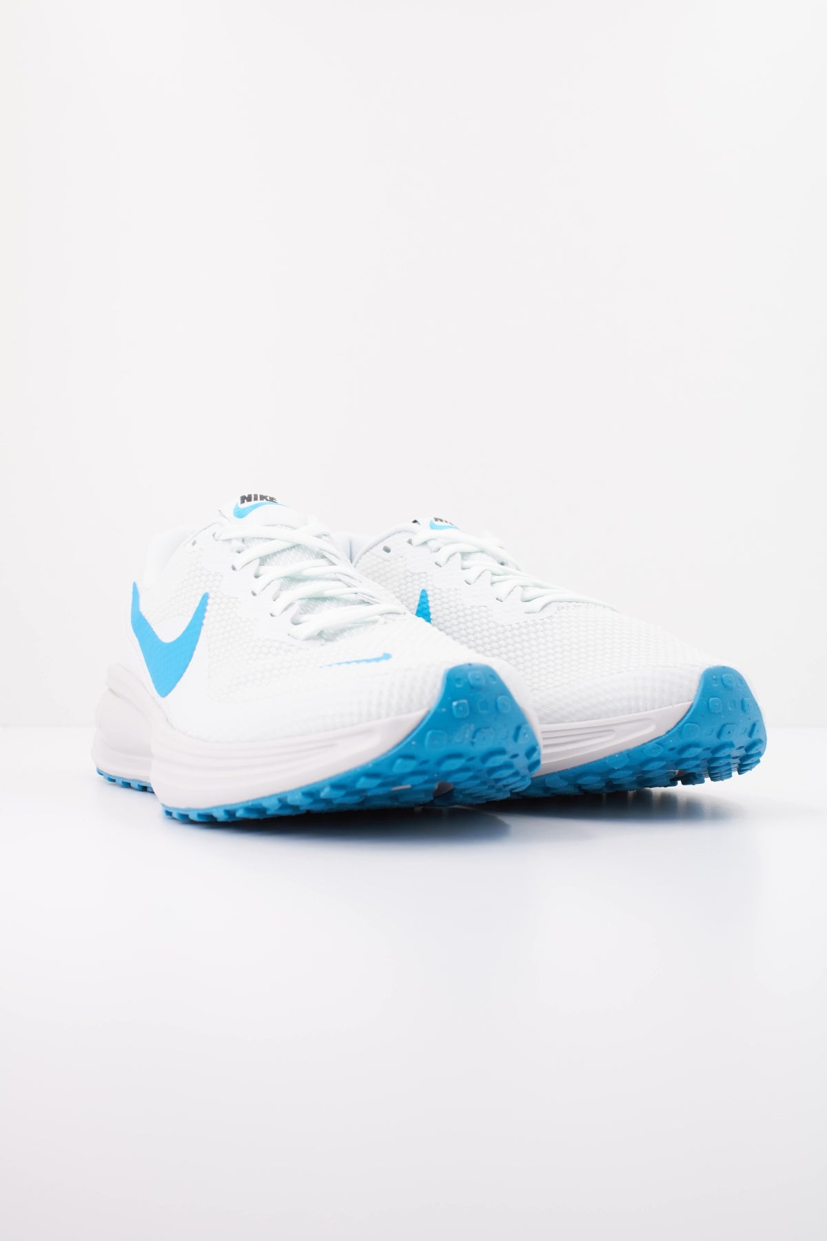 NIKE NIKE REVOLUTION 8 en color AZUL (2)