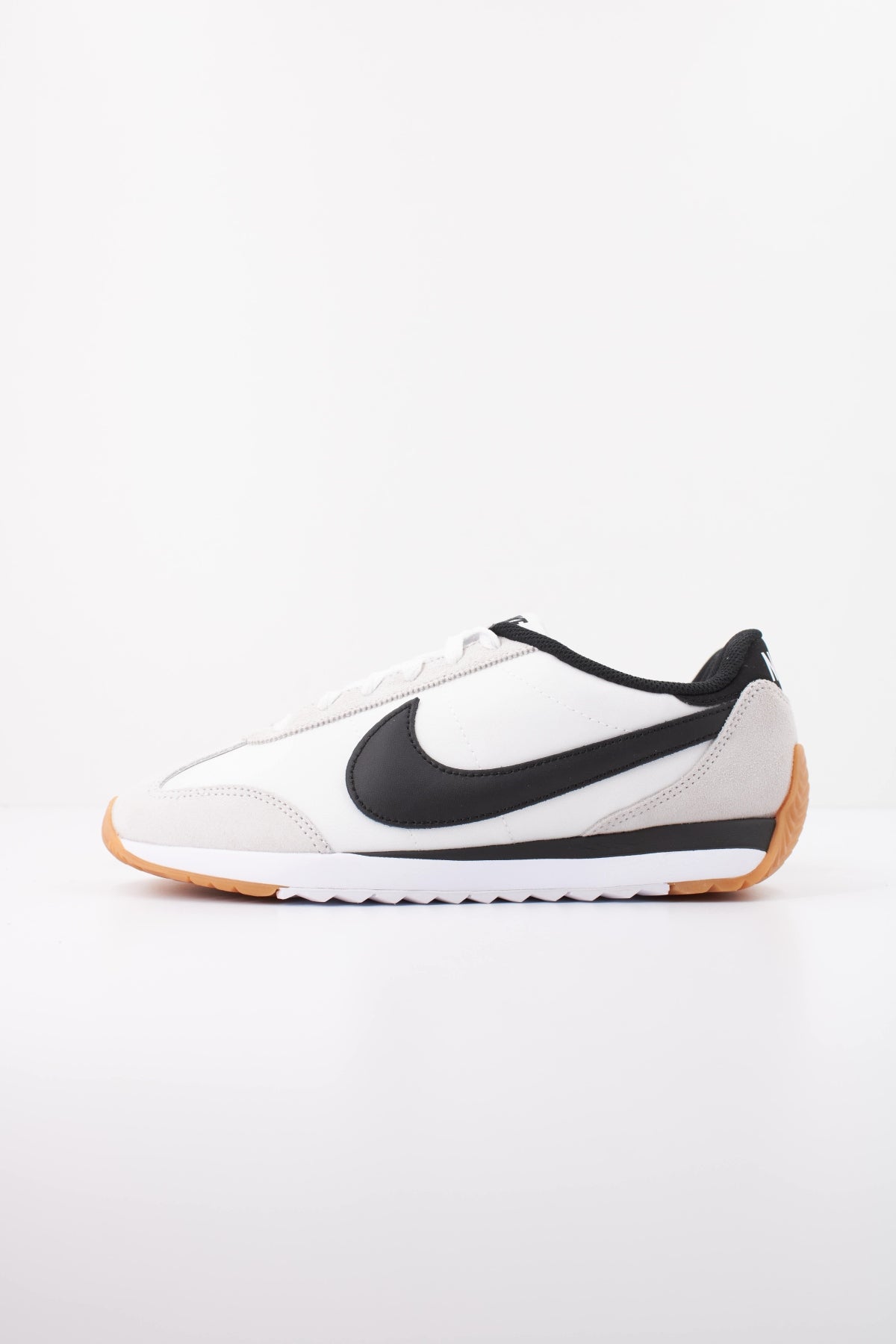 NIKE W NIKE PACIFIC en color BEIS (1)