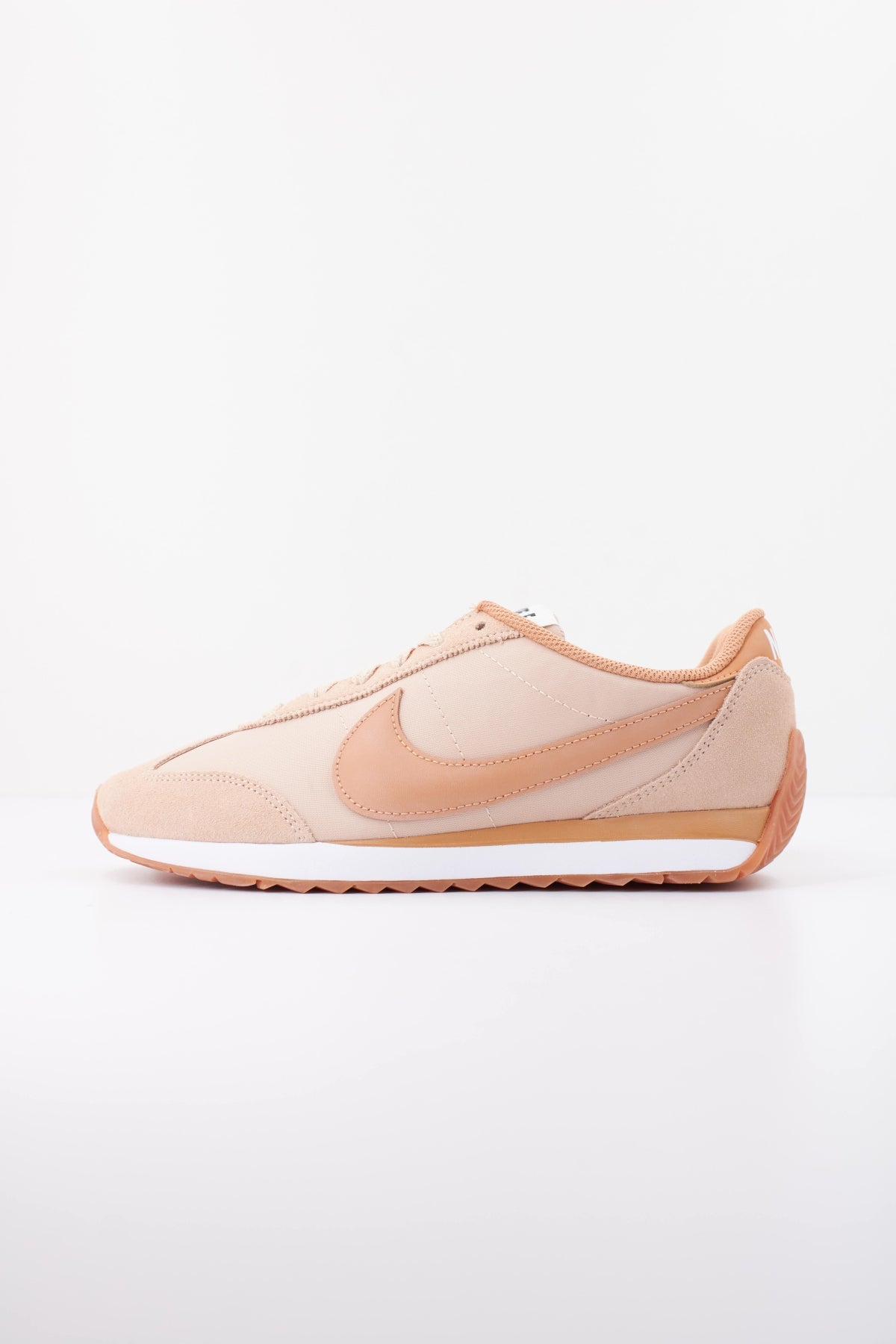 NIKE HM4771 en color NUDE (1)