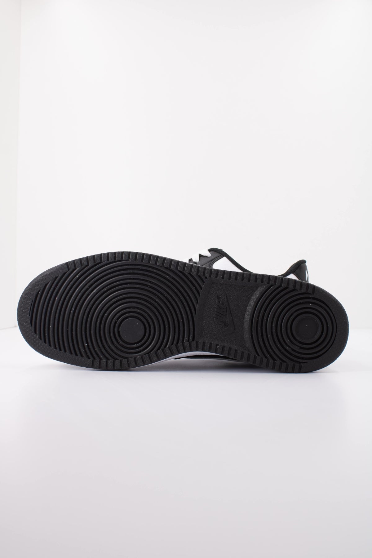 NIKE NIKE COURT VISION LO en color NEGRO (5)