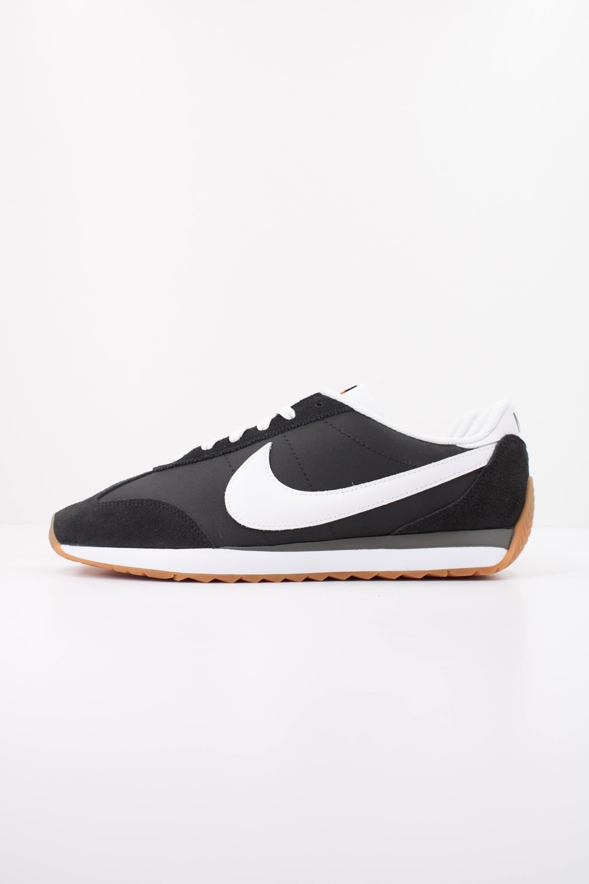 NIKE NIKE PACIFIC en color NEGRO (1)