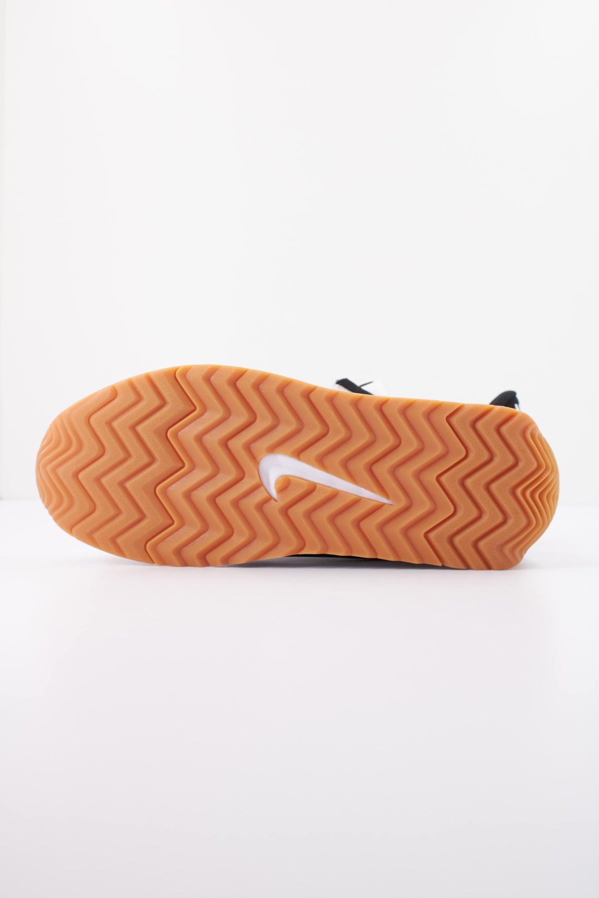 NIKE PACIFIC HQ2052 en color BLANCO (5)