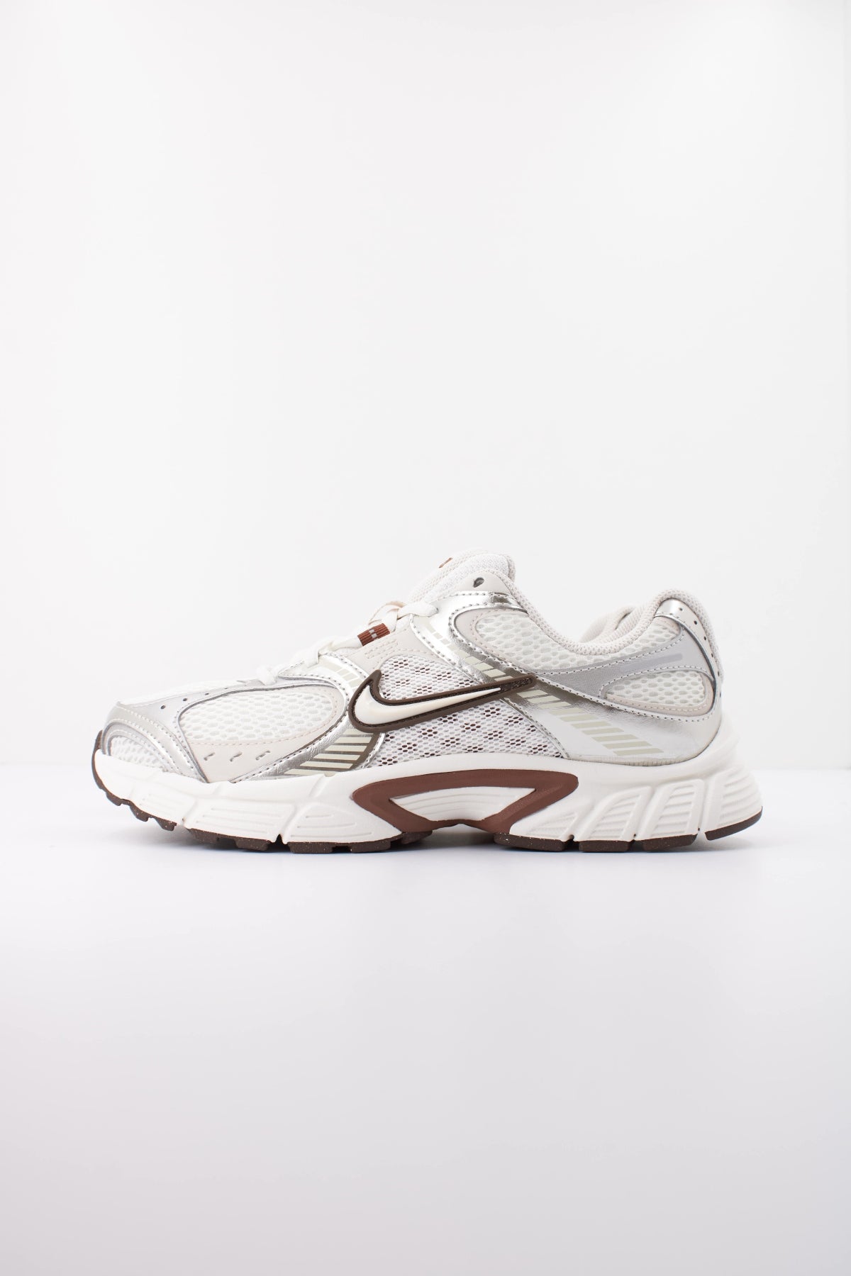 NIKE W NIKE V5 RNR en color BLANCO (1)
