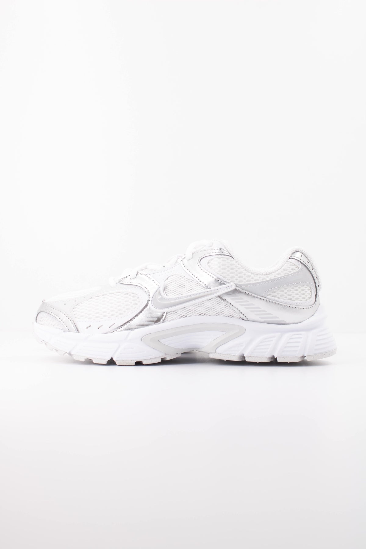 NIKE W NIKE V5 RNR en color BLANCO (1)