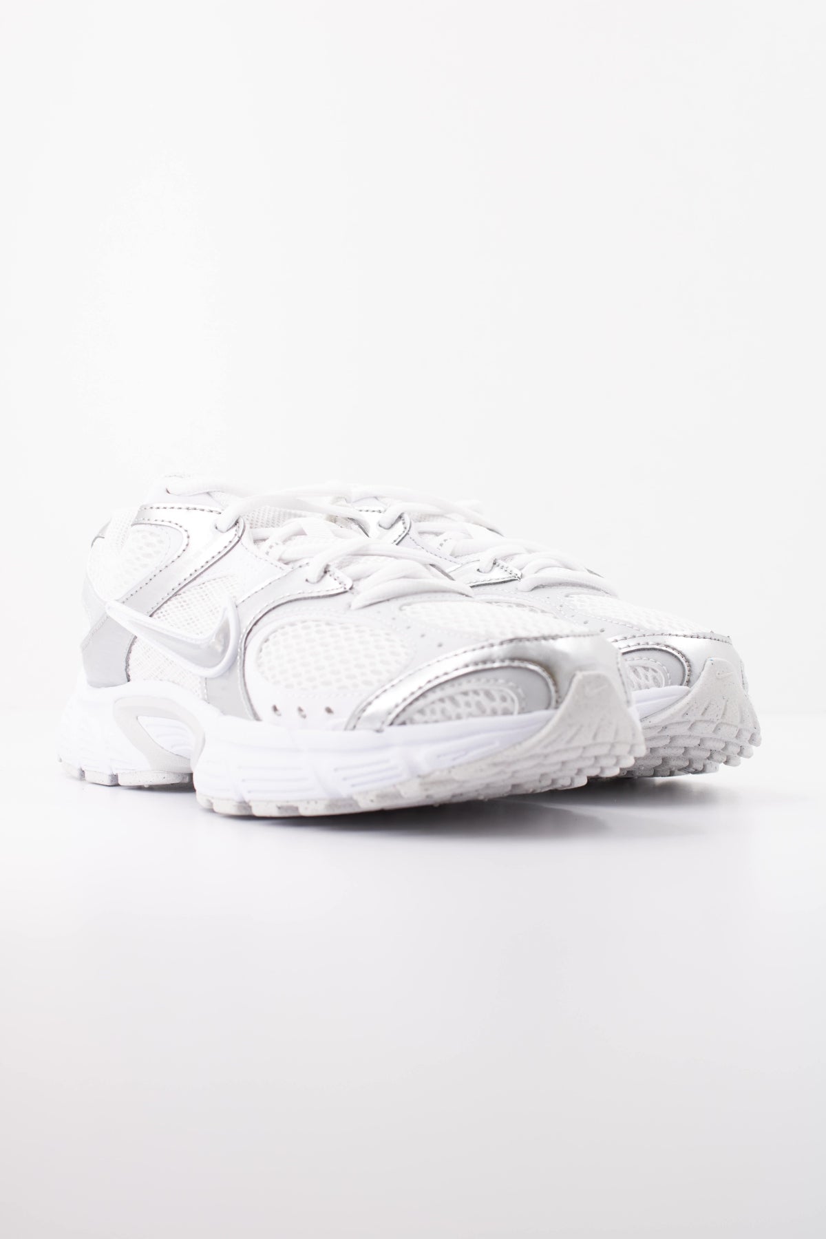 NIKE W NIKE V5 RNR en color BLANCO (2)