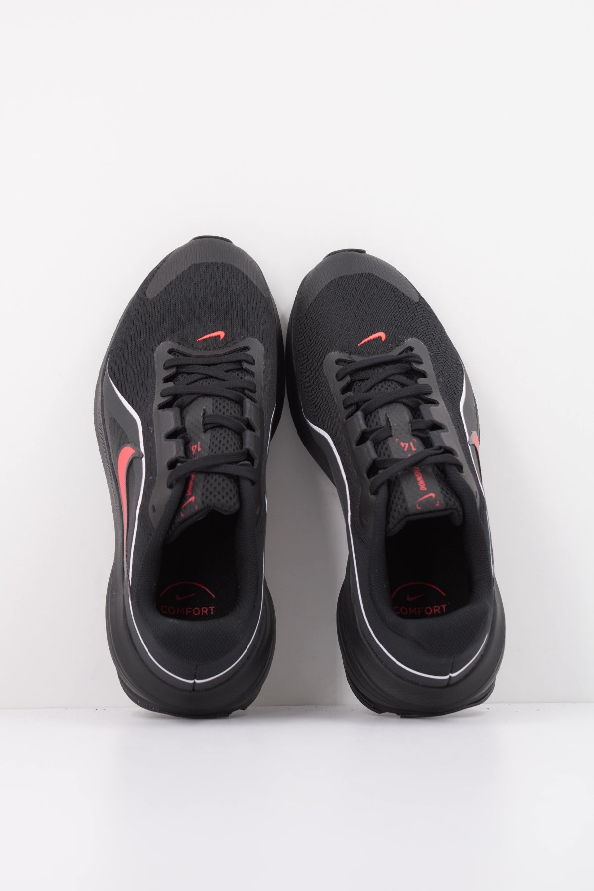 NIKE NIKE DOWNSHIFTER 14 en color NEGRO (3)