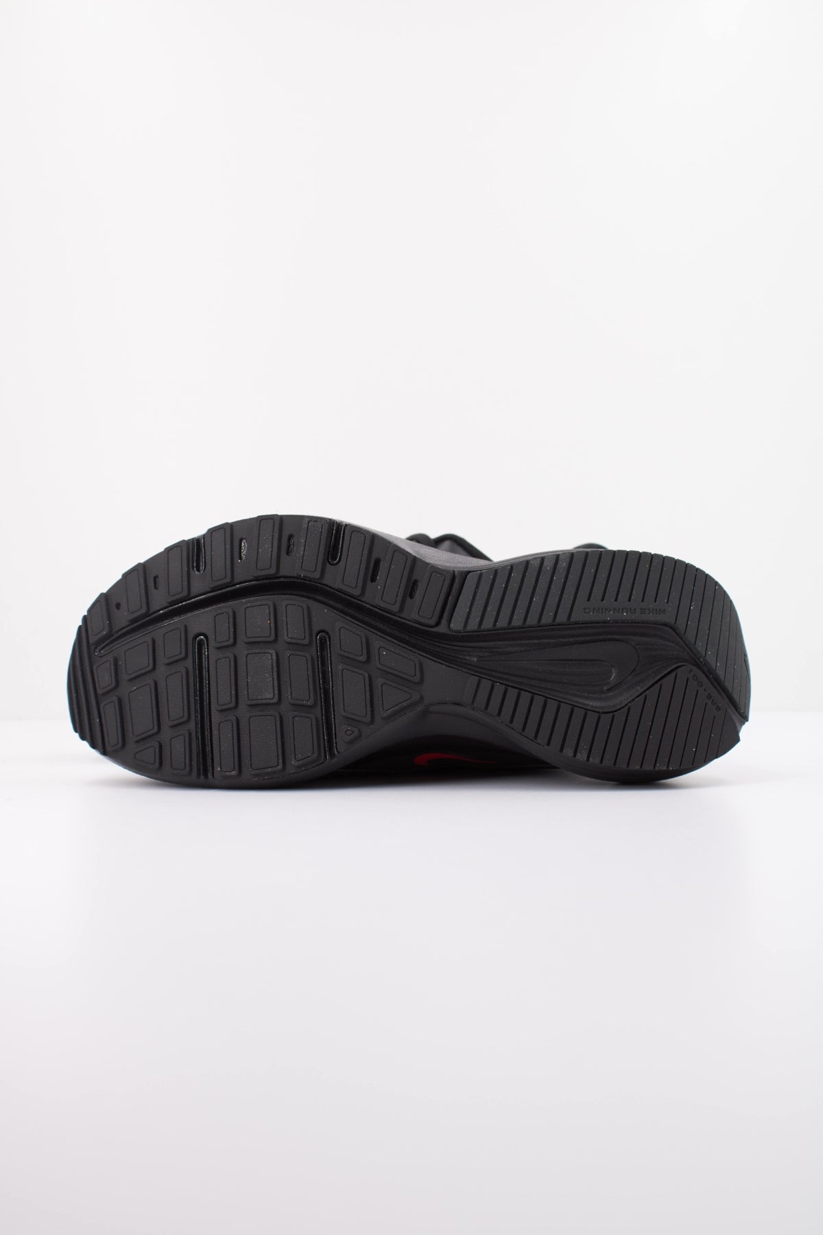 NIKE NIKE DOWNSHIFTER 14 en color NEGRO (5)