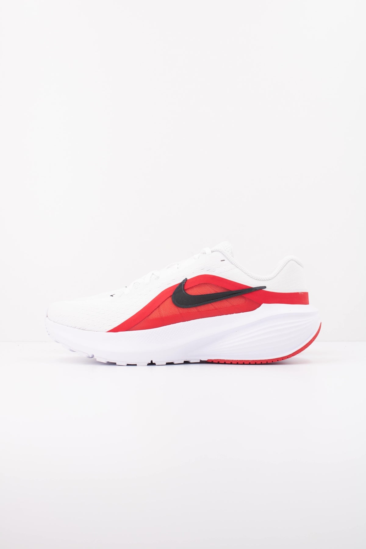 NIKE NIKE DOWNSHIFTER 14 en color BLANCO (1)