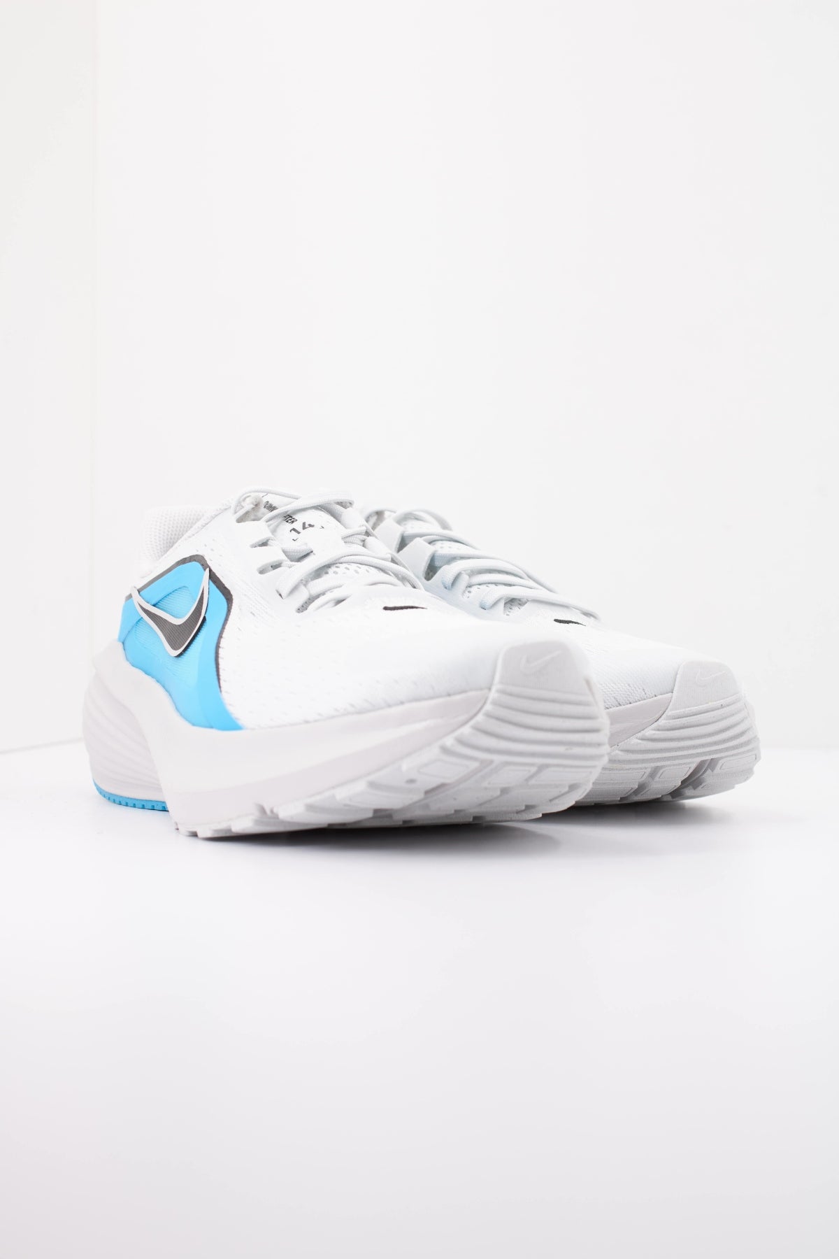 NIKE DOWNSHIFTER 14 IB1895 en color BLANCO (2)