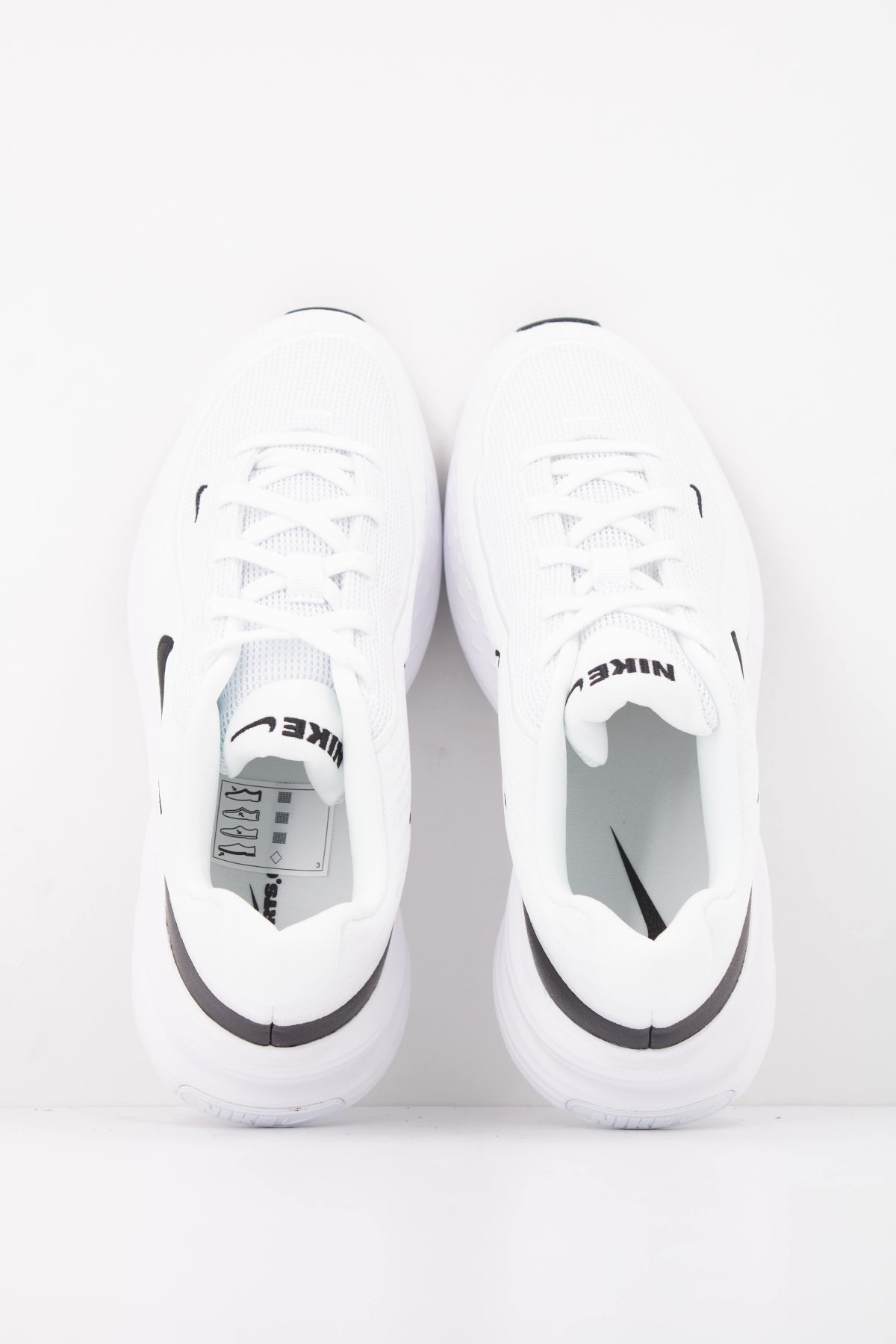 NIKE UPLIFT SC IB2765 en color BLANCO (3)