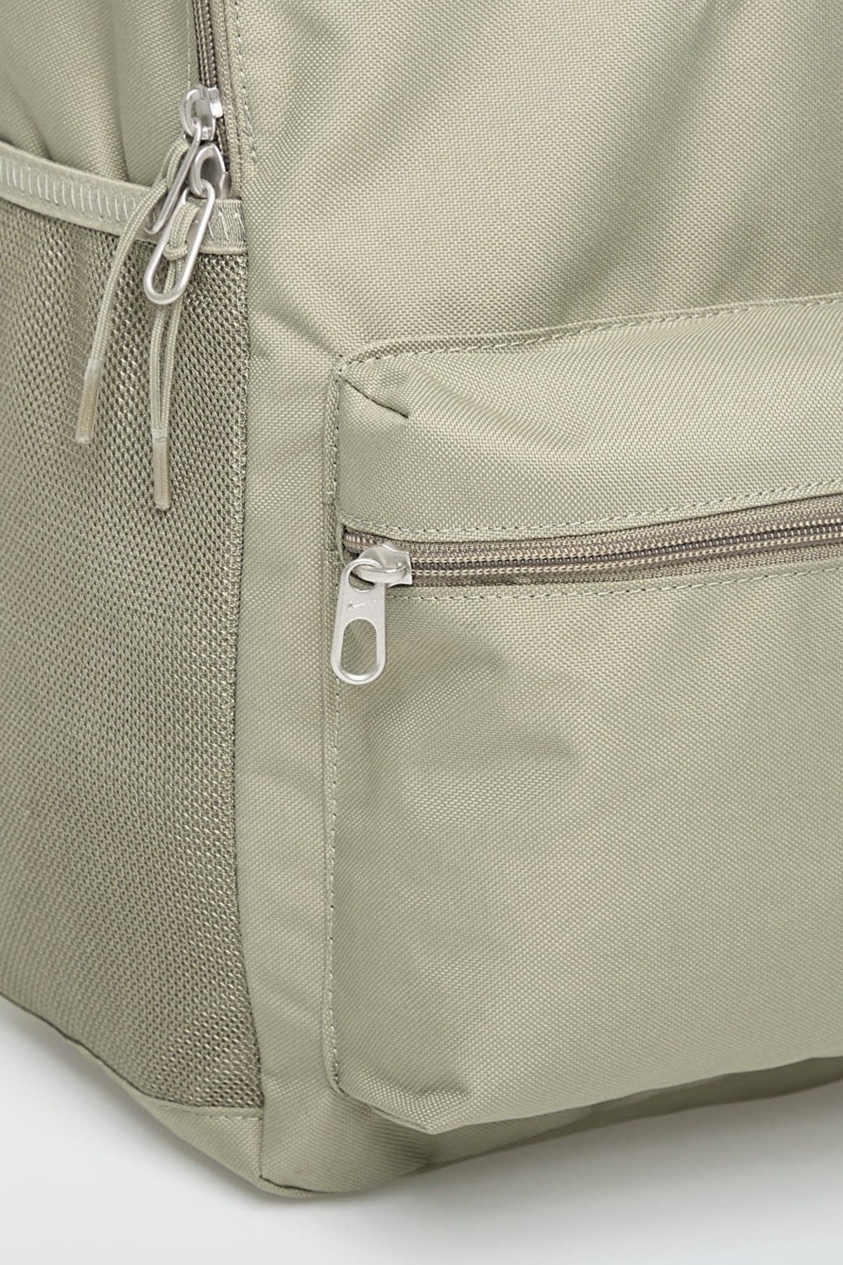 NIKE NK HERITAGE BACKPACK 2.0 en color BEIS (3)