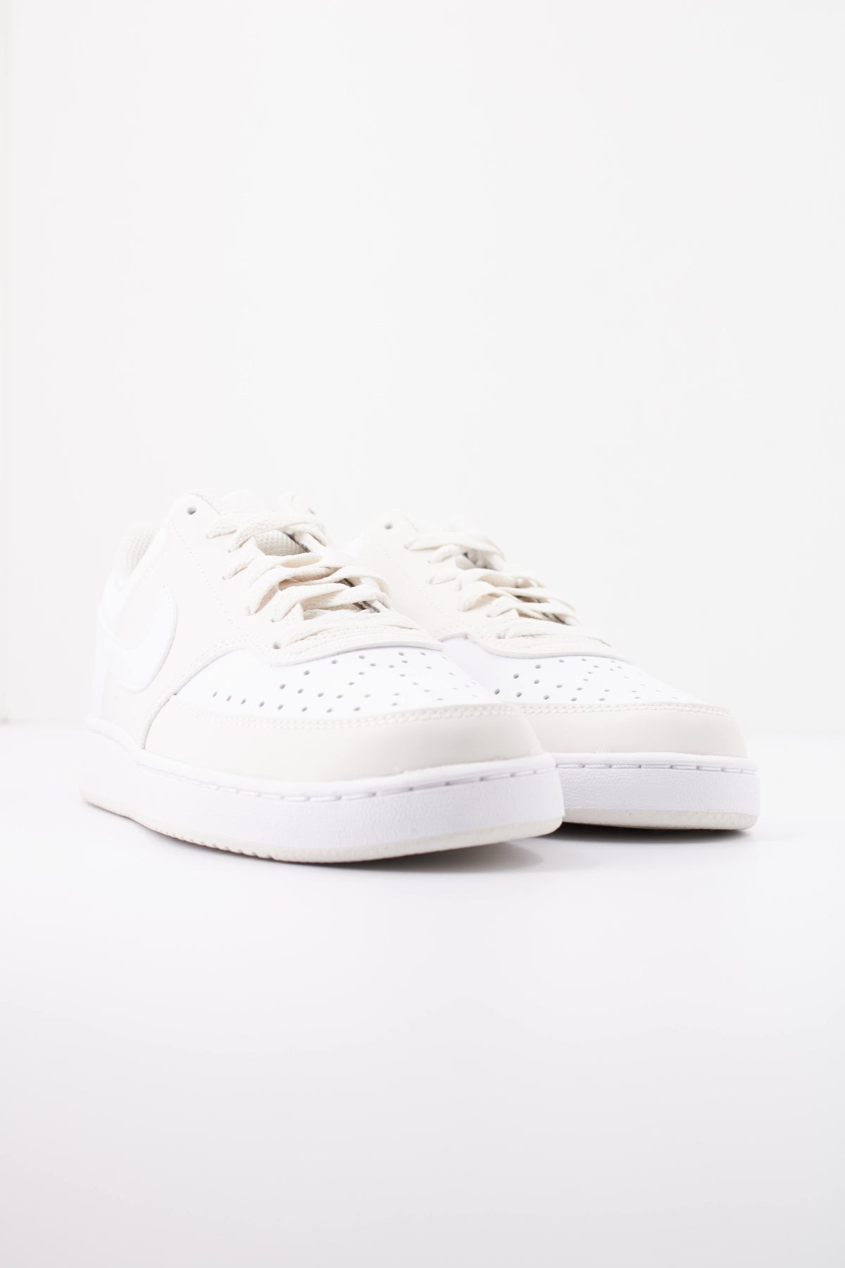 NIKE COURT VISION LOW PREMIUM IM1652 en color BEIS (2)