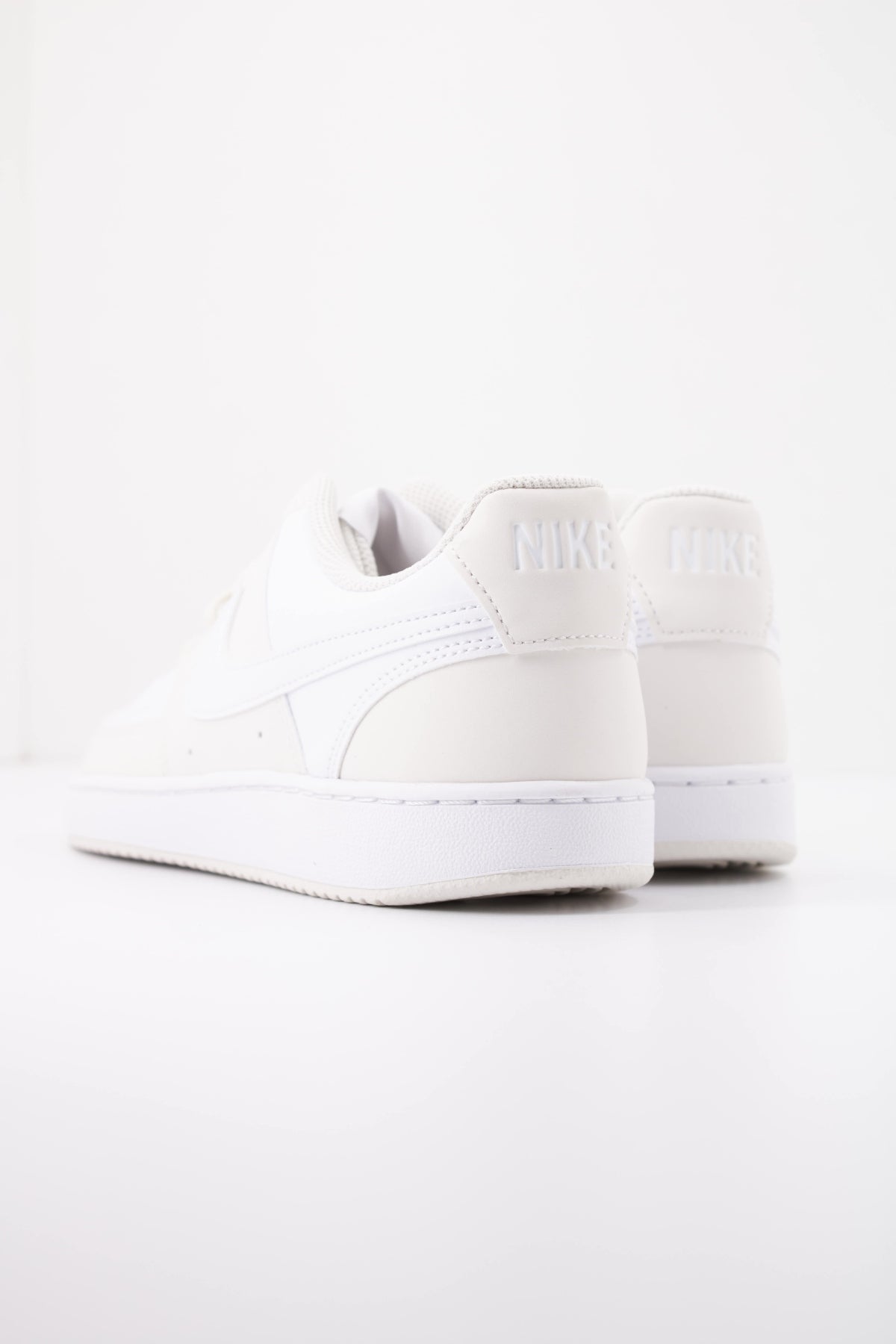 NIKE W NIKE COURT VISION LO P NBK en color BEIS (4)