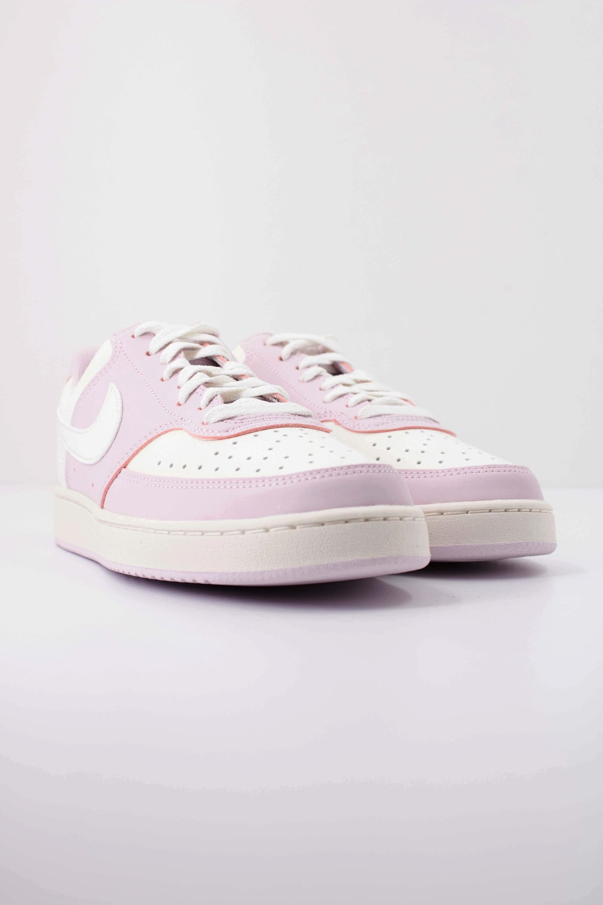 NIKE COURT VISION LOW PREMIUM IM1652 en color VIOLETA (2)