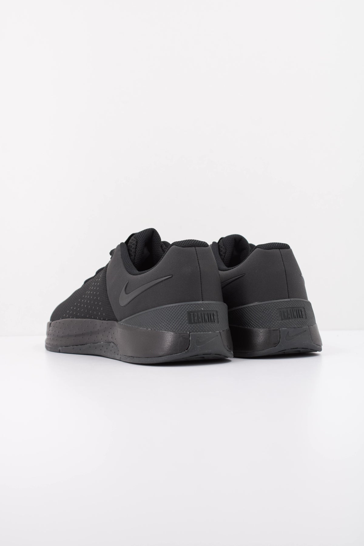 NIKE M NIKE MC TRAINER 4 en color NEGRO (4)