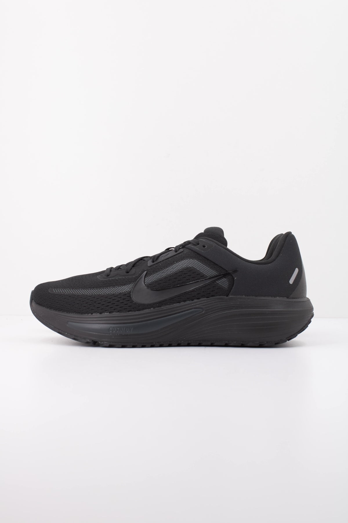 NIKE QUEST 7 IM6368-001 en color NEGRO (1)