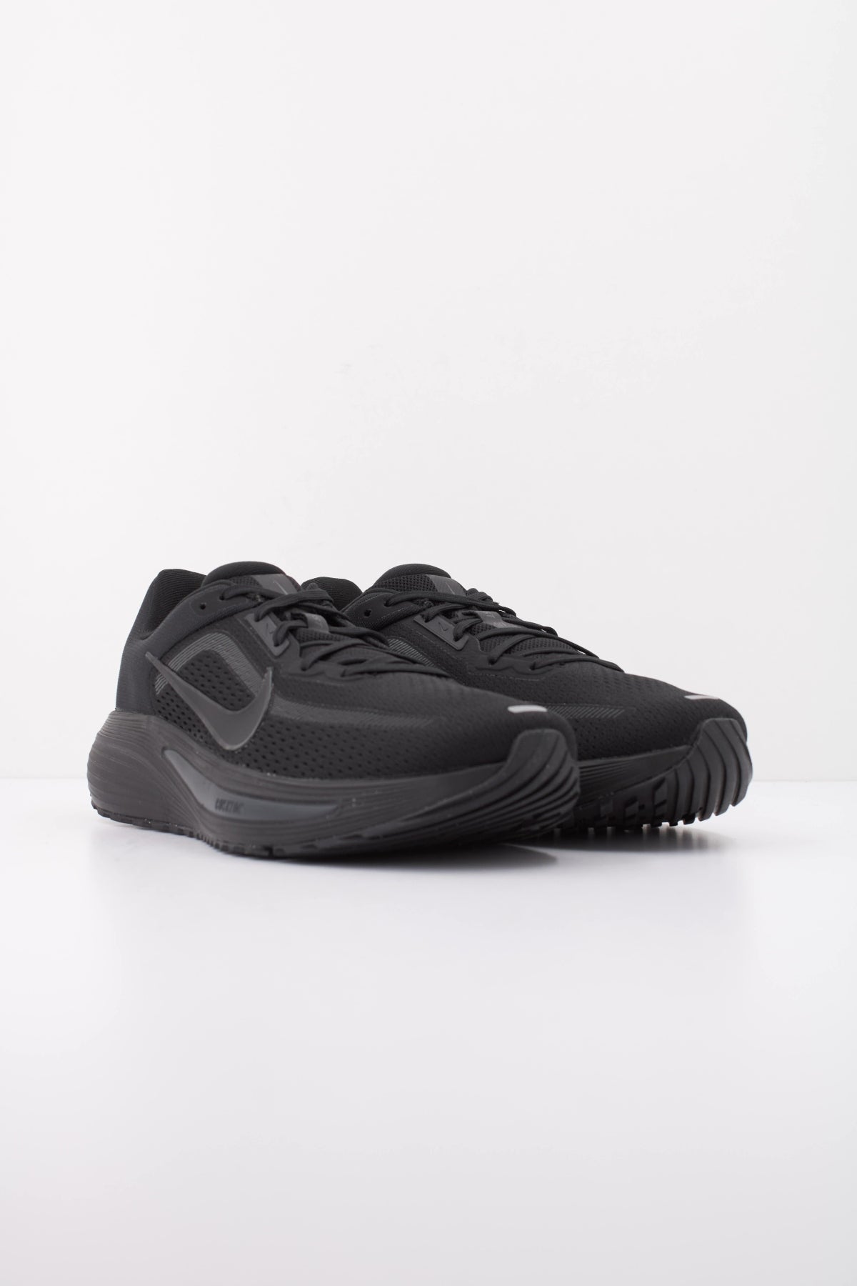 NIKE NIKE QUEST 7 en color NEGRO (2)