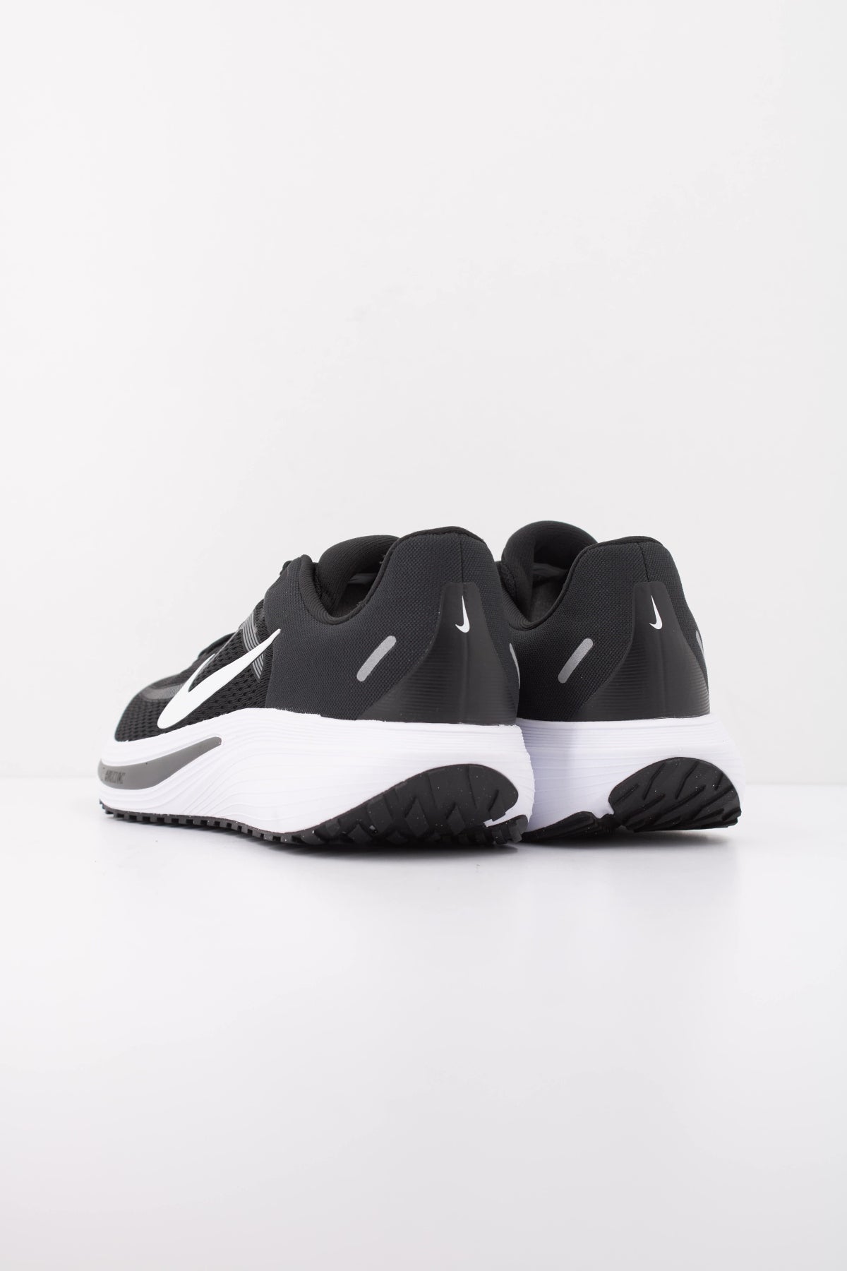 NIKE QUEST 7 IM6368 en color NEGRO (4)