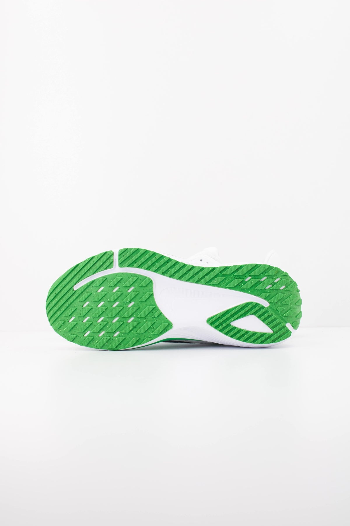 NIKE NIKE QUEST 7 en color BLANCO (5)