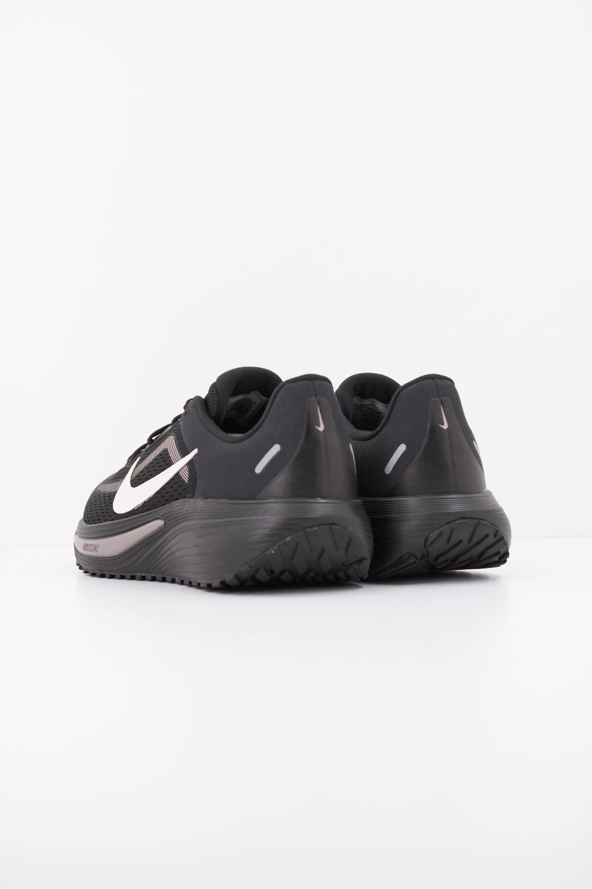NIKE W NIKE QUEST 7 en color NEGRO (4)