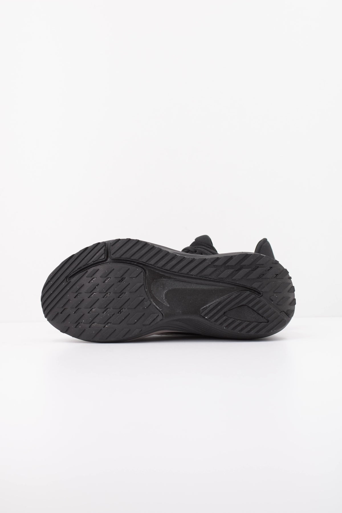 NIKE W NIKE QUEST 7 en color NEGRO (5)