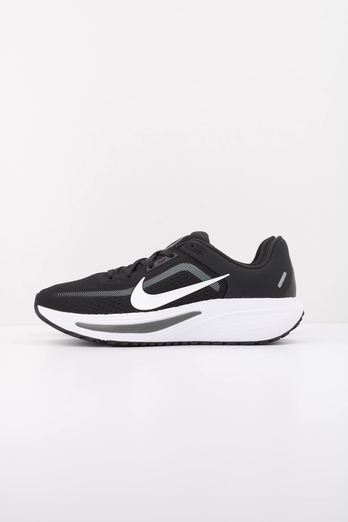 NIKE W NIKE QUEST 7 en color NEGRO (1)