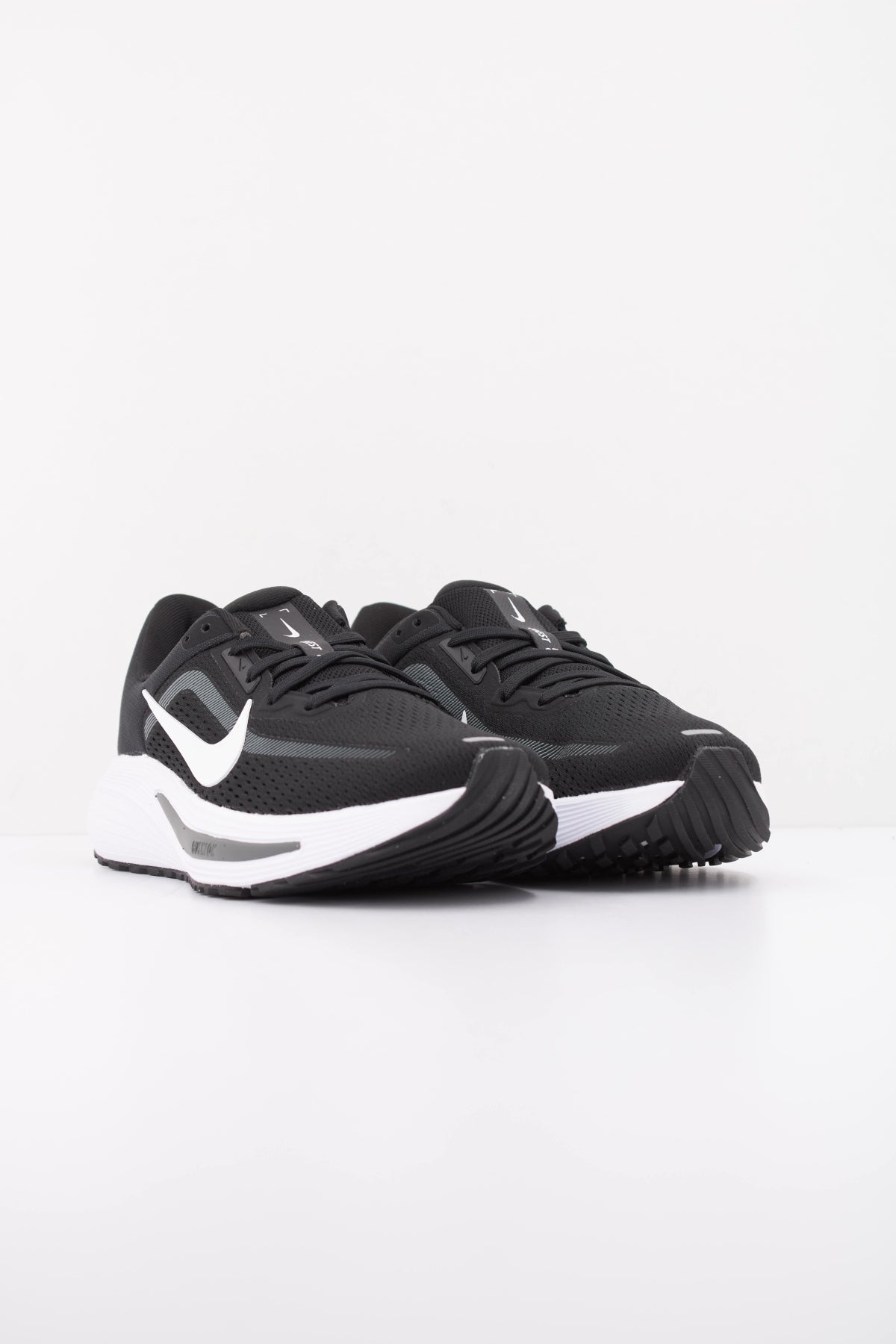 NIKE W NIKE QUEST 7 en color NEGRO (2)