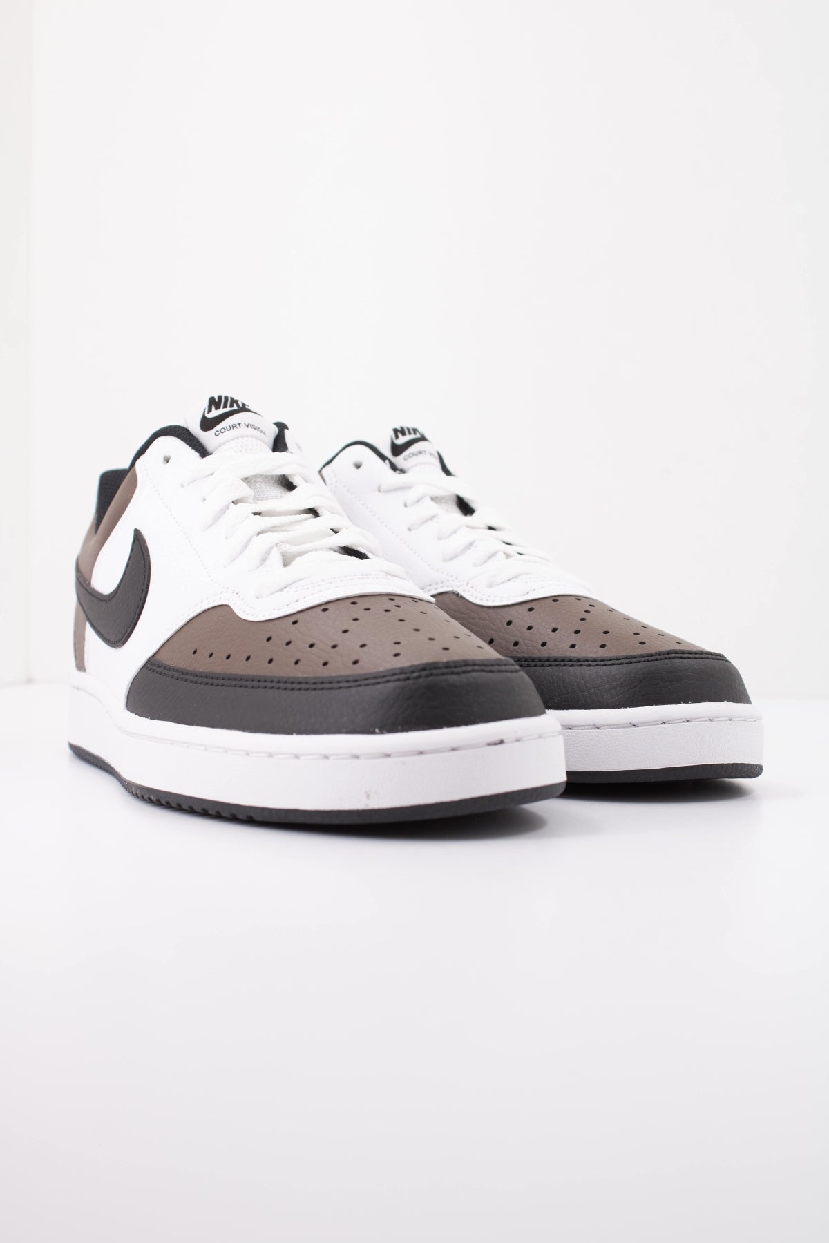 NIKE COURT VISION LOW IV4794 en color MARRON (2)