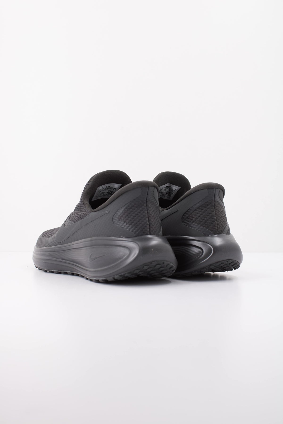 NIKE NIKE REVOLUTION 8 EASYON en color NEGRO (4)
