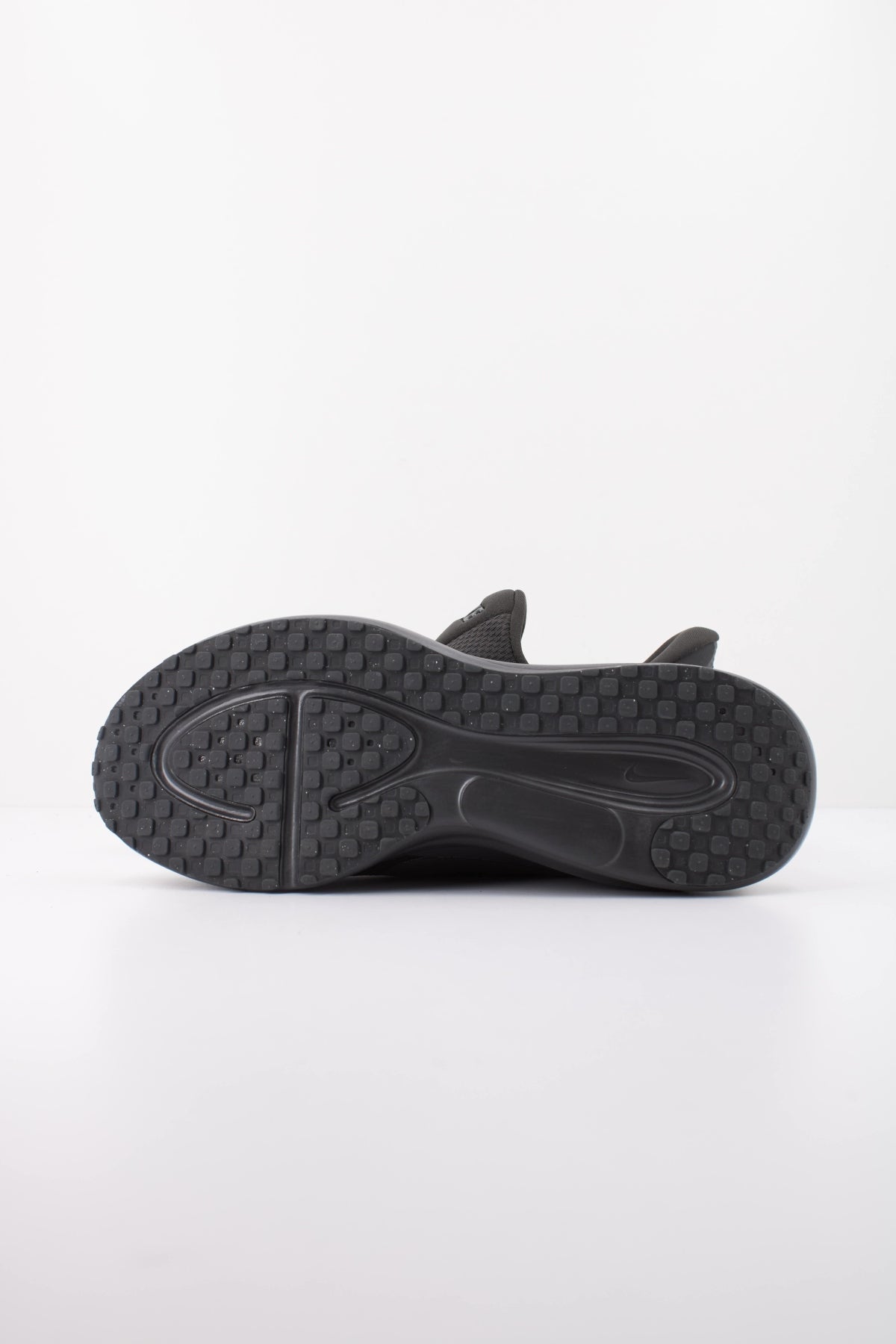 NIKE NIKE REVOLUTION 8 EASYON en color NEGRO (5)