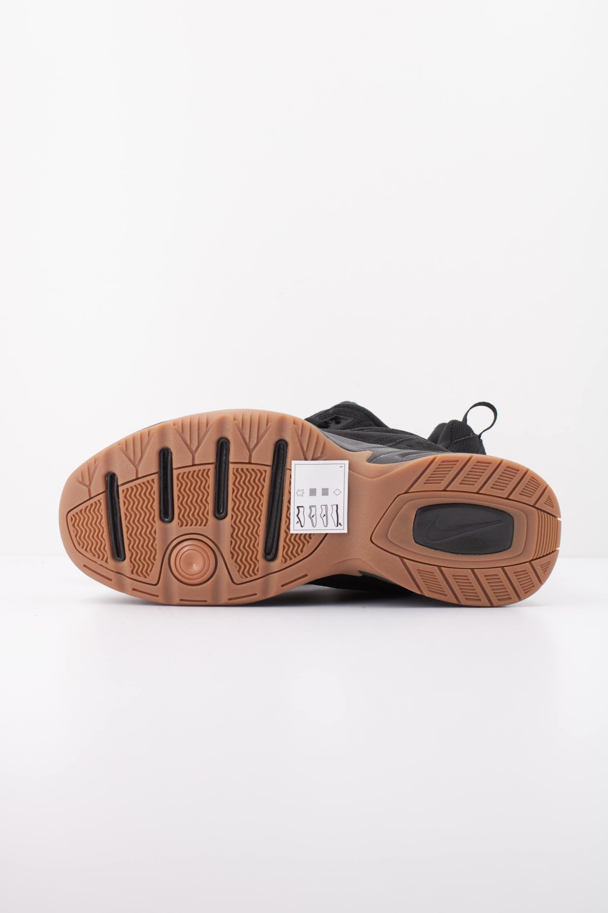NIKE AIR MONARCH IV SE en color NEGRO (5)