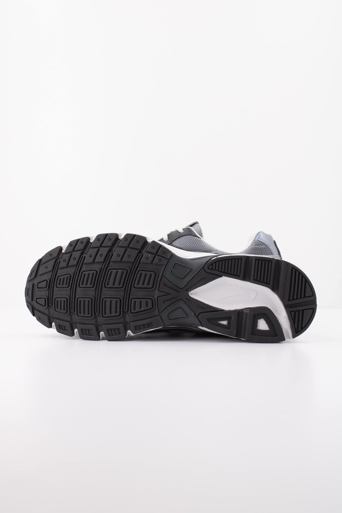 NIKE NIKE INITIATOR en color GRIS (5)